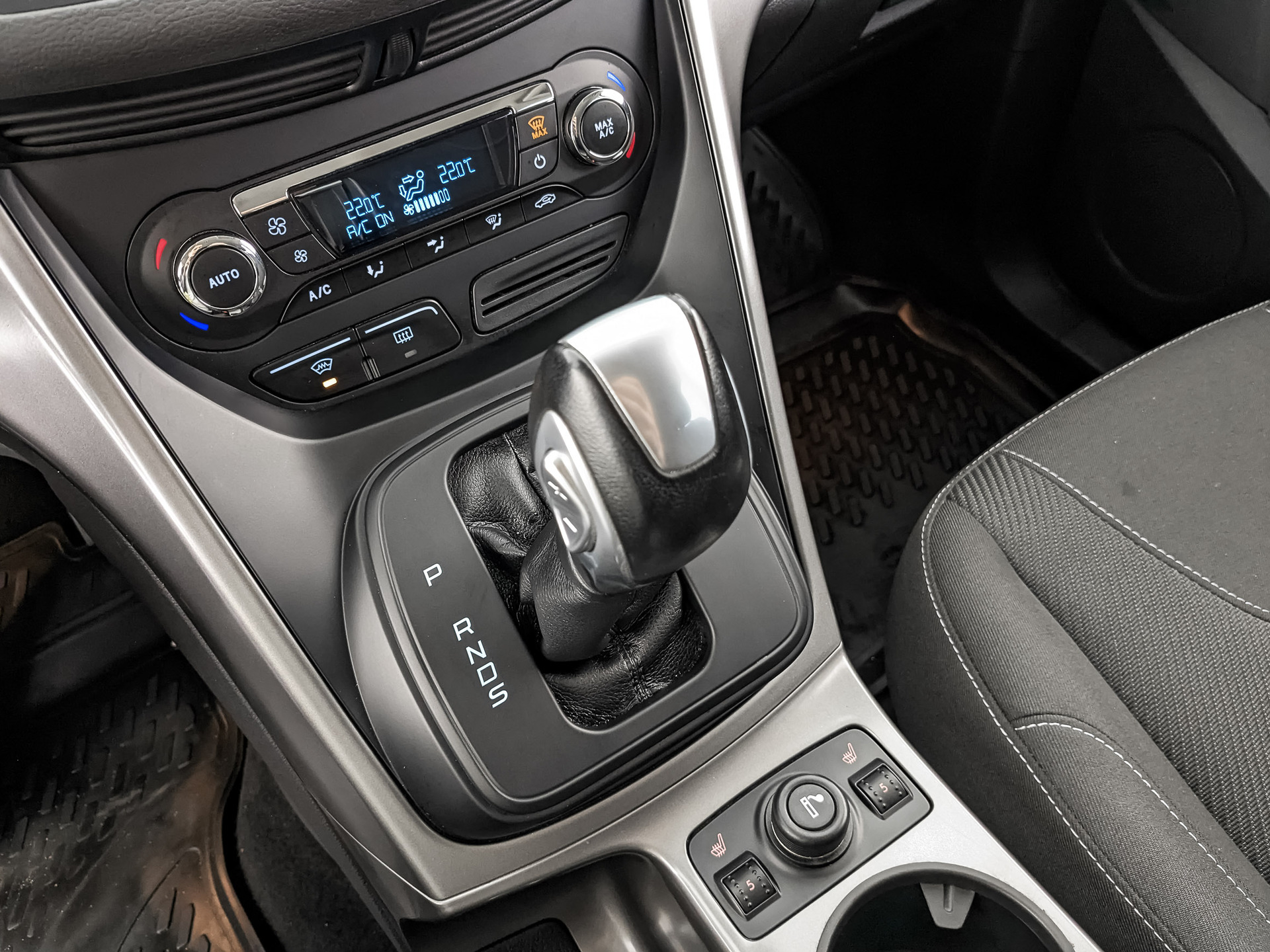 FORD Kuga 1.60 (150 л.с), автомат, 2016, пробег 87 440 км