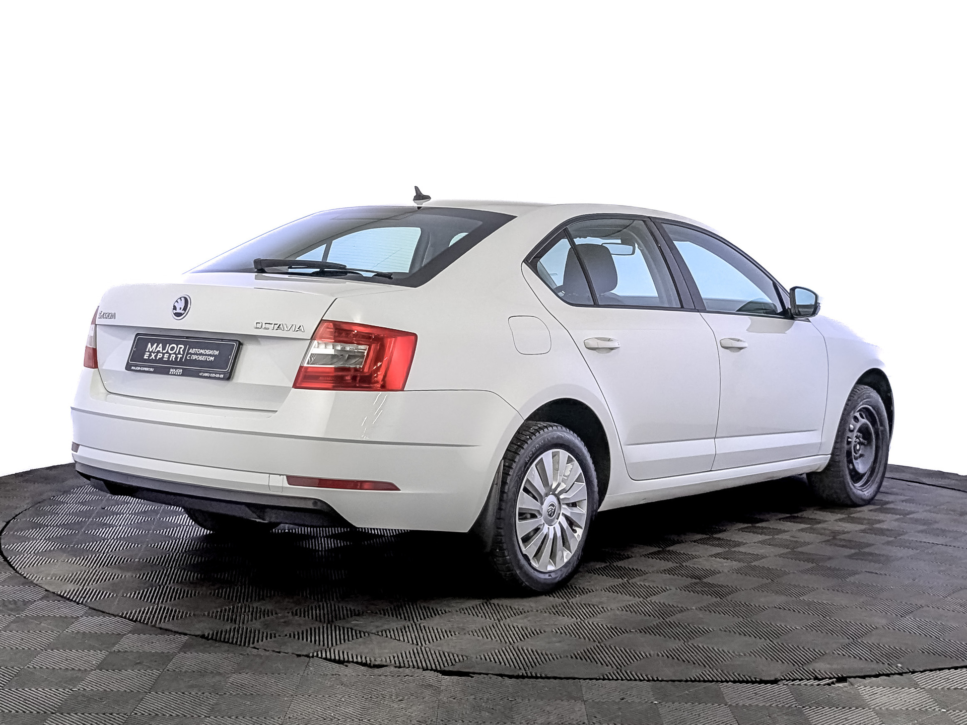 SKODA Octavia 1.60 (110 л.с), автомат, 2020, пробег 133 830 км