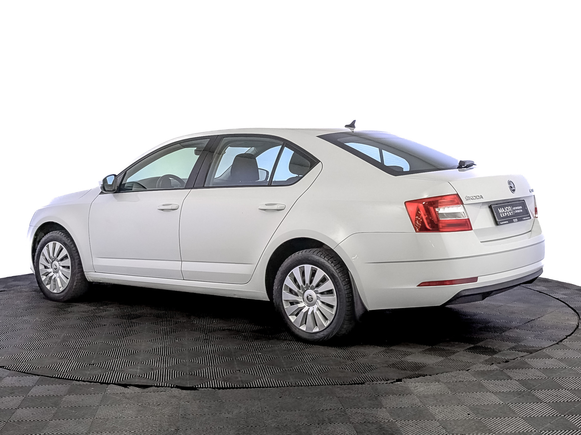 SKODA Octavia 1.60 (110 л.с), автомат, 2020, пробег 133 830 км