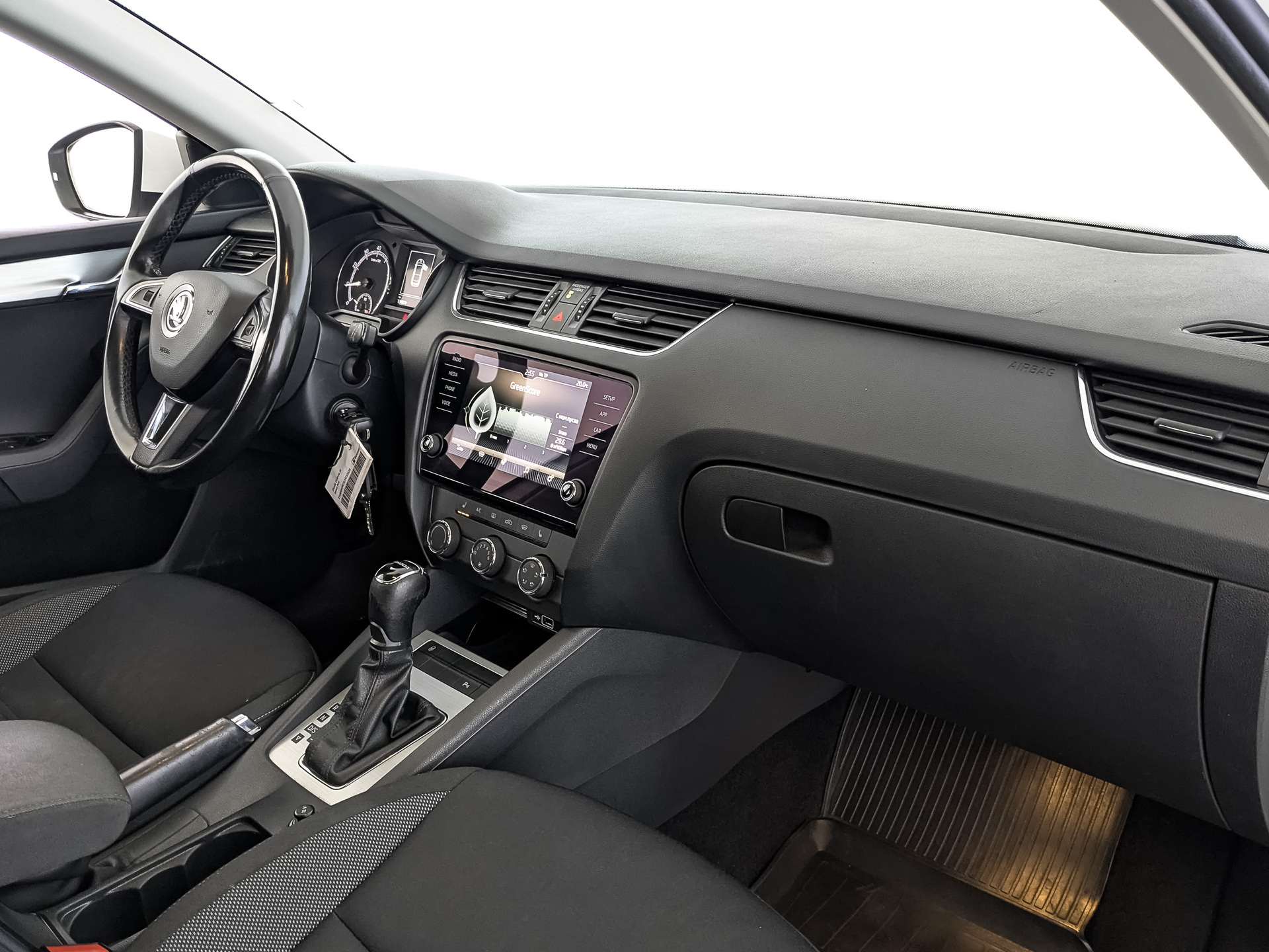SKODA Octavia 1.60 (110 л.с), автомат, 2020, пробег 133 830 км