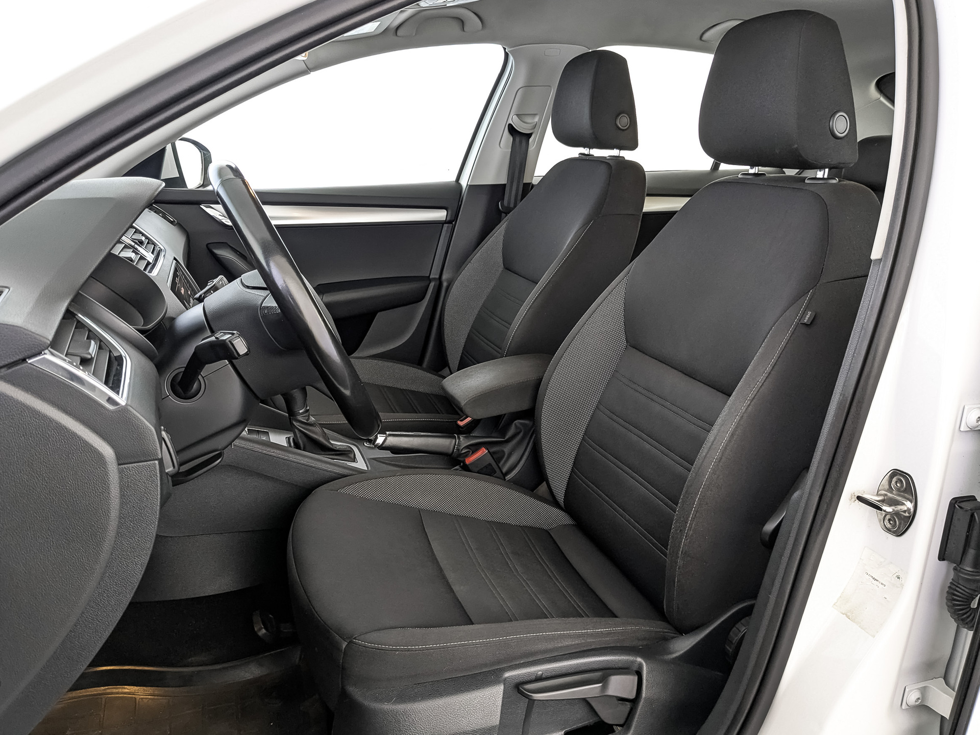 SKODA Octavia 1.60 (110 л.с), автомат, 2020, пробег 133 830 км