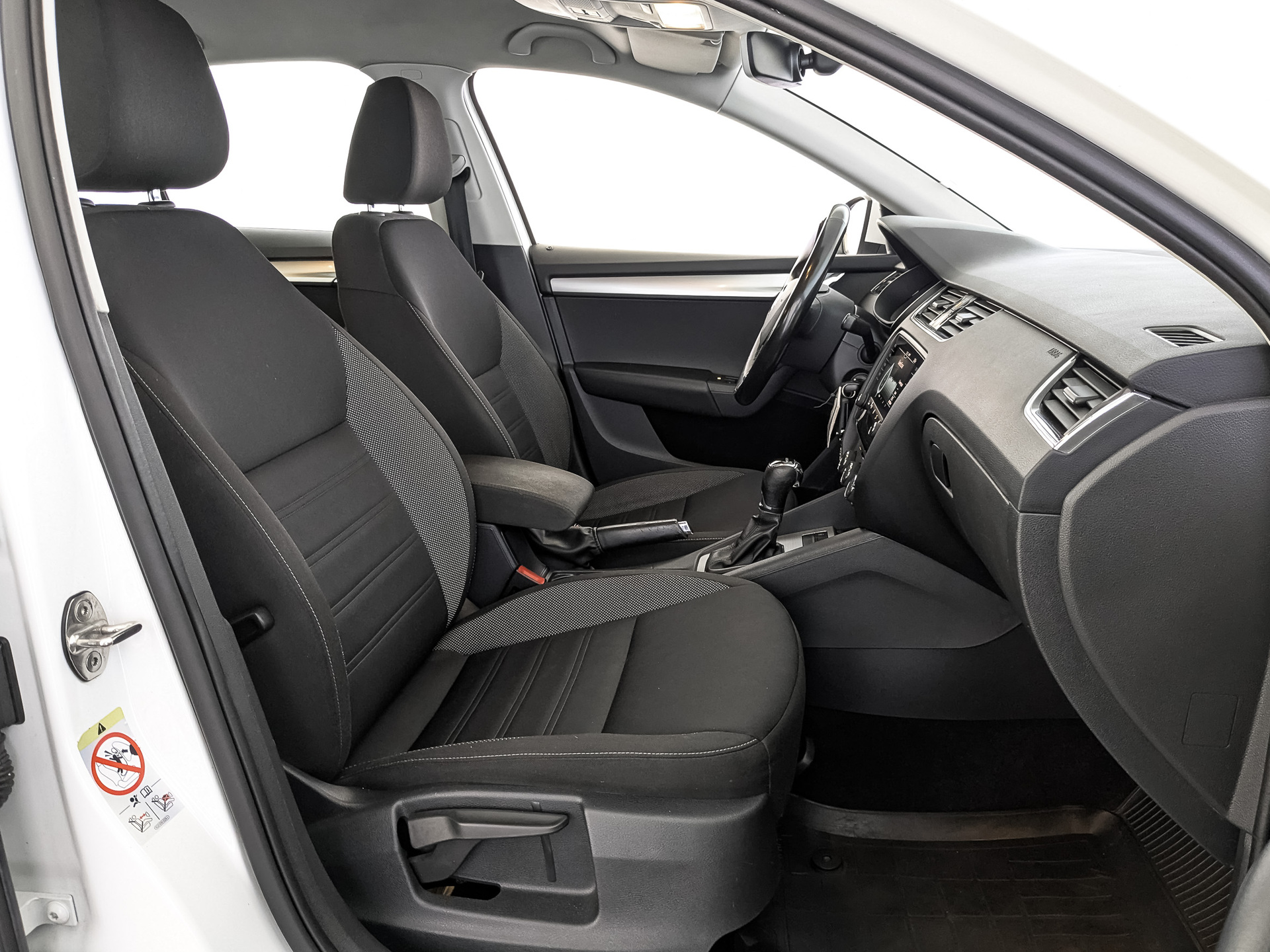 SKODA Octavia 1.60 (110 л.с), автомат, 2020, пробег 133 830 км
