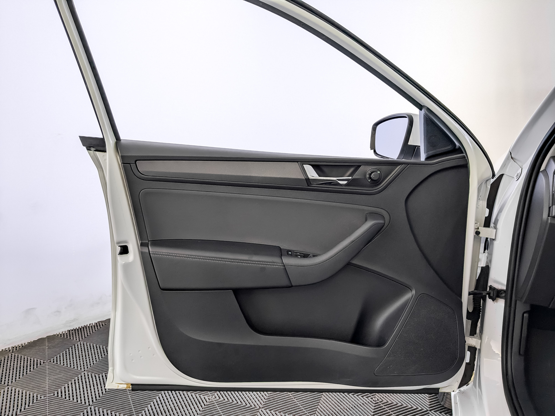 SKODA Rapid II 1.60 (110 л.с), автомат, 2020, пробег 93 423 км