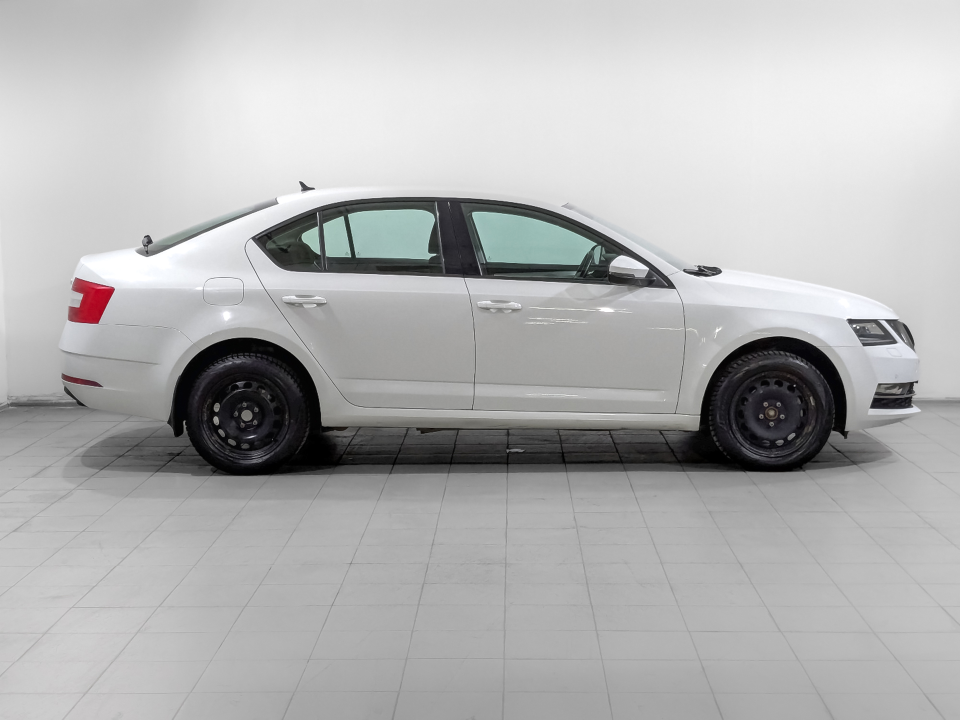 SKODA Octavia 1.60 (110 л.с), автомат, 2020, пробег 80 725 км