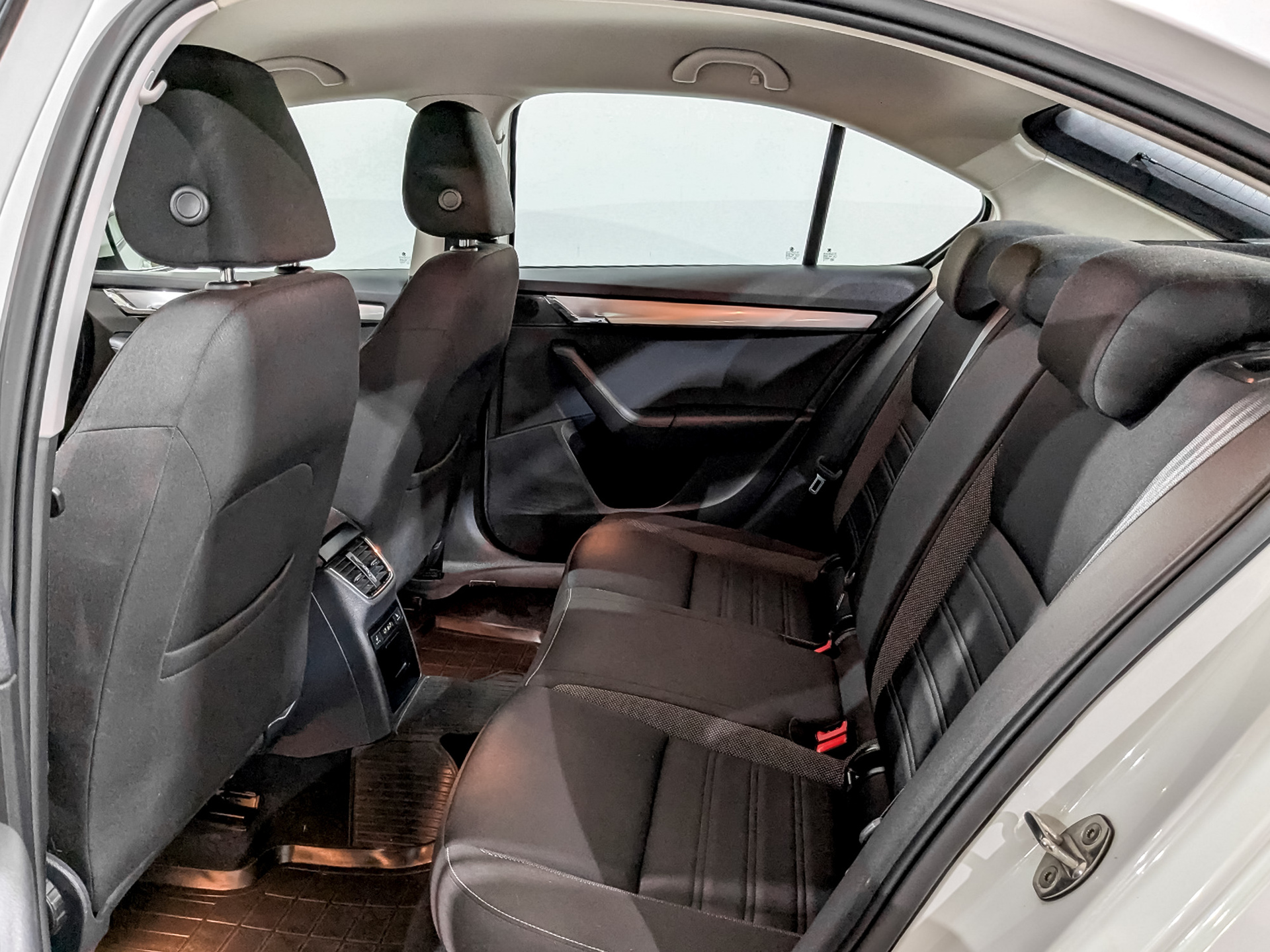 SKODA Octavia 1.60 (110 л.с), автомат, 2020, пробег 80 725 км