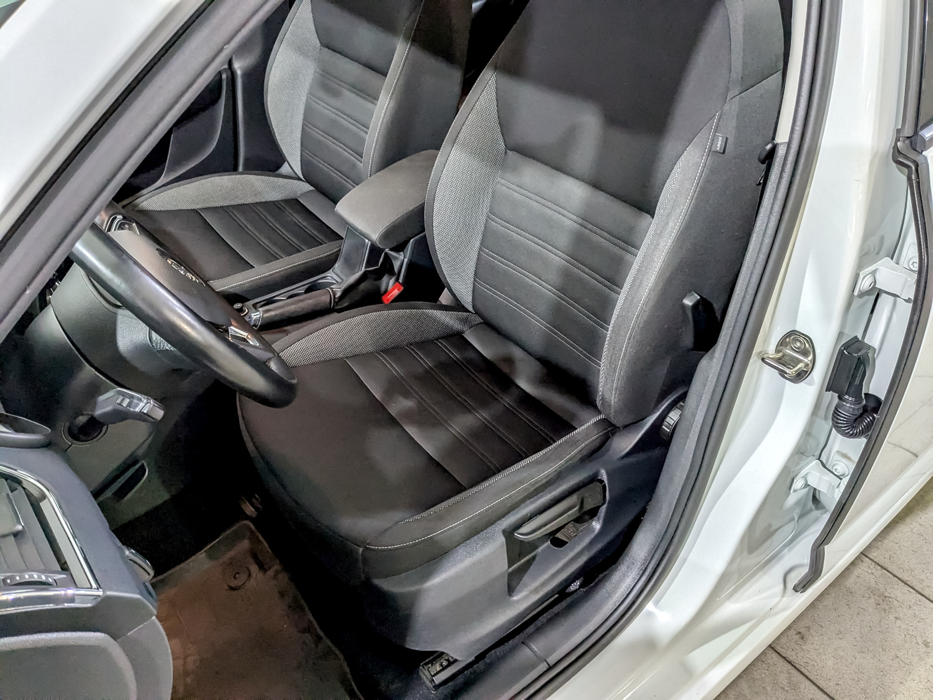 SKODA Octavia 1.60 (110 л.с), автомат, 2020, пробег 80 725 км