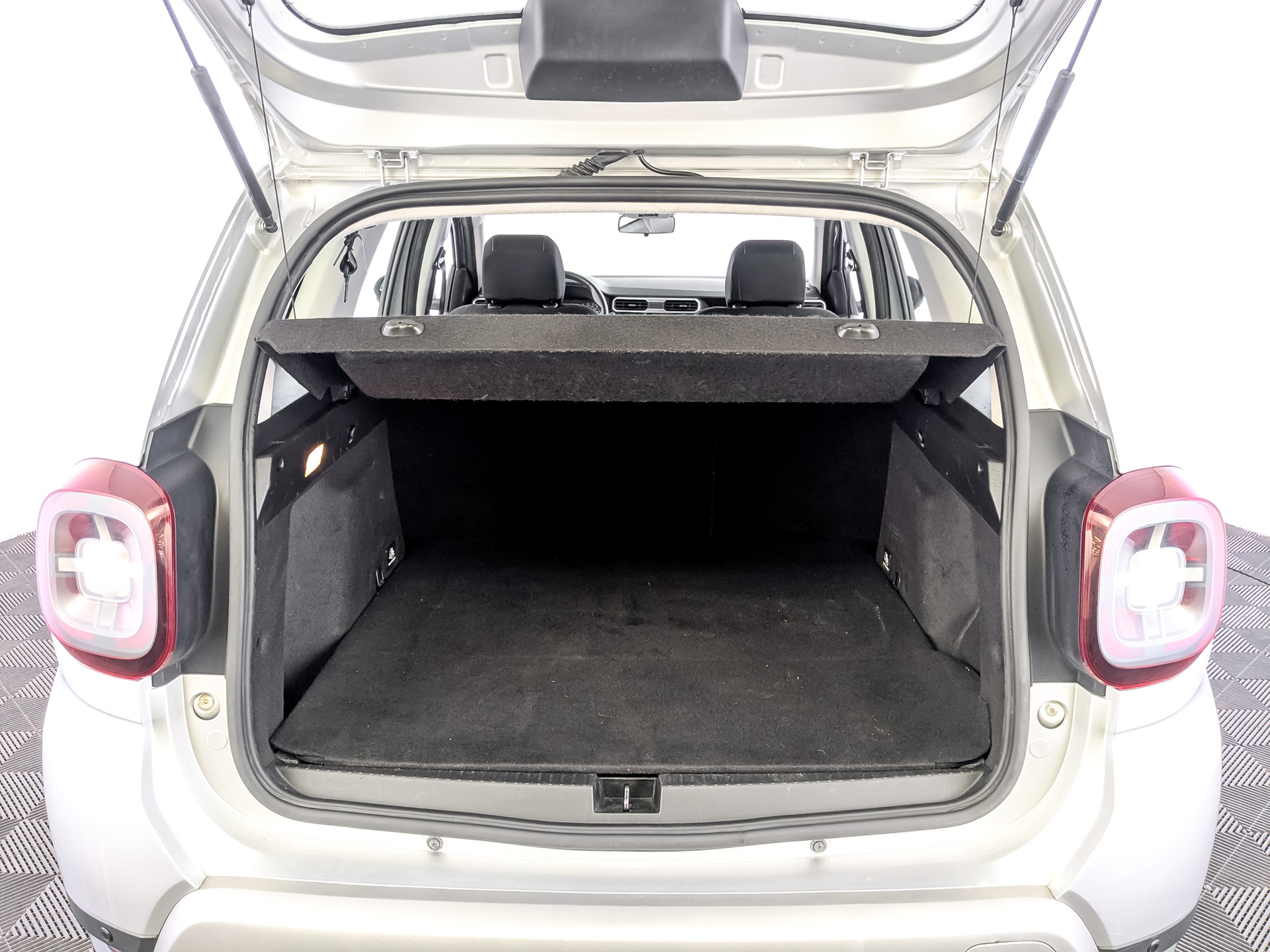 RENAULT Duster 1.30 (150 л.с), автомат, 2022, пробег 83 678 км