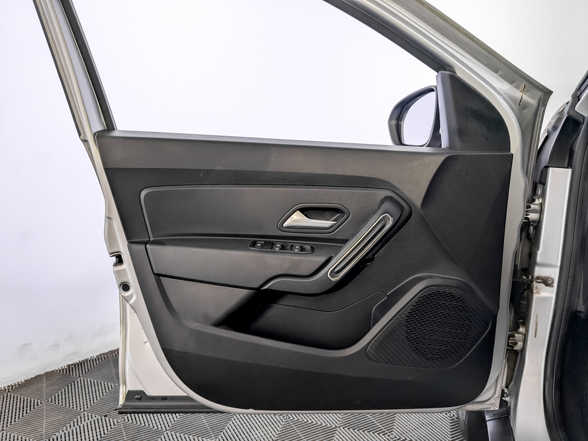 RENAULT Duster 1.30 (150 л.с), автомат, 2022, пробег 83 678 км