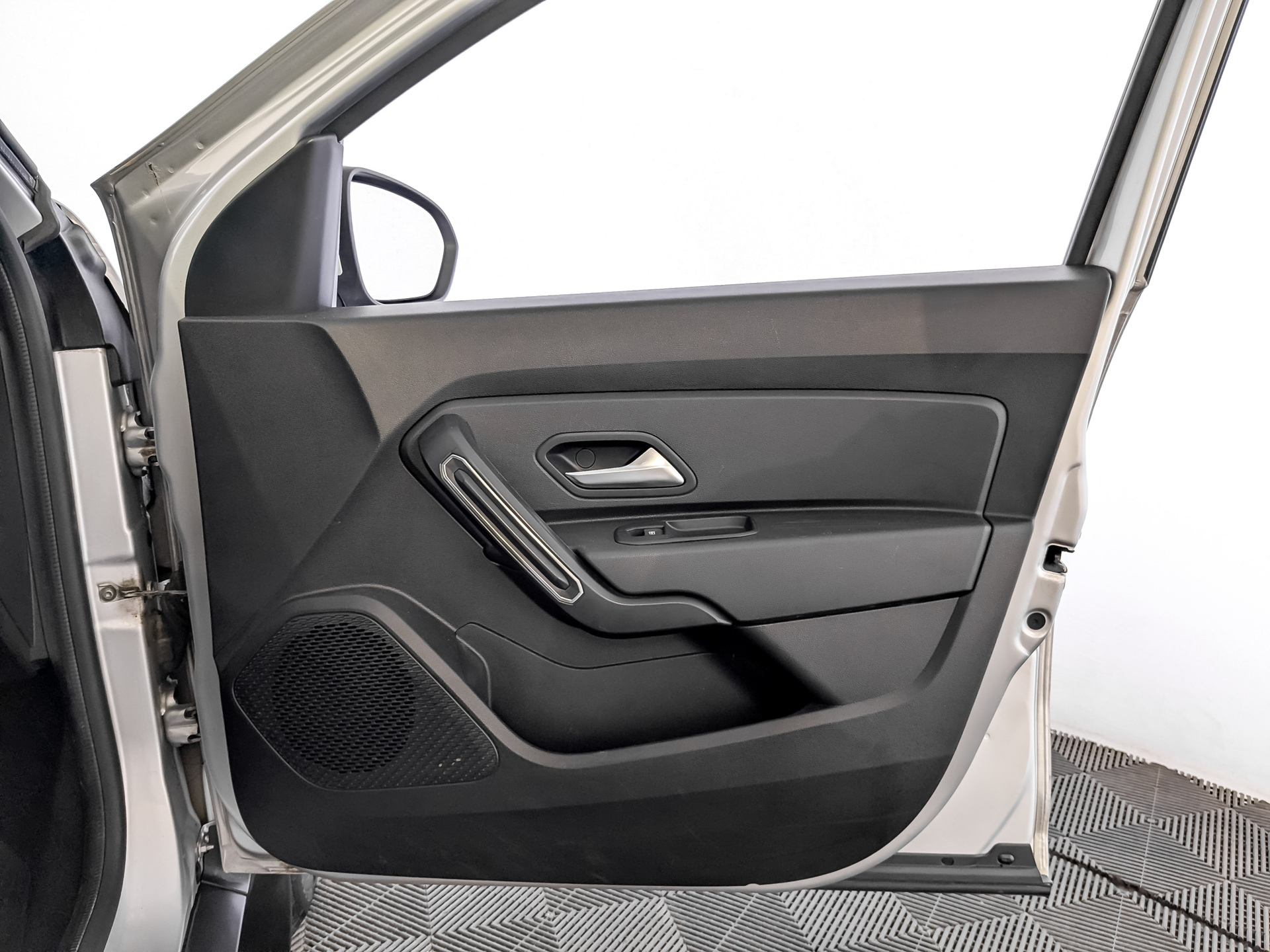RENAULT Duster 1.30 (150 л.с), автомат, 2022, пробег 83 678 км