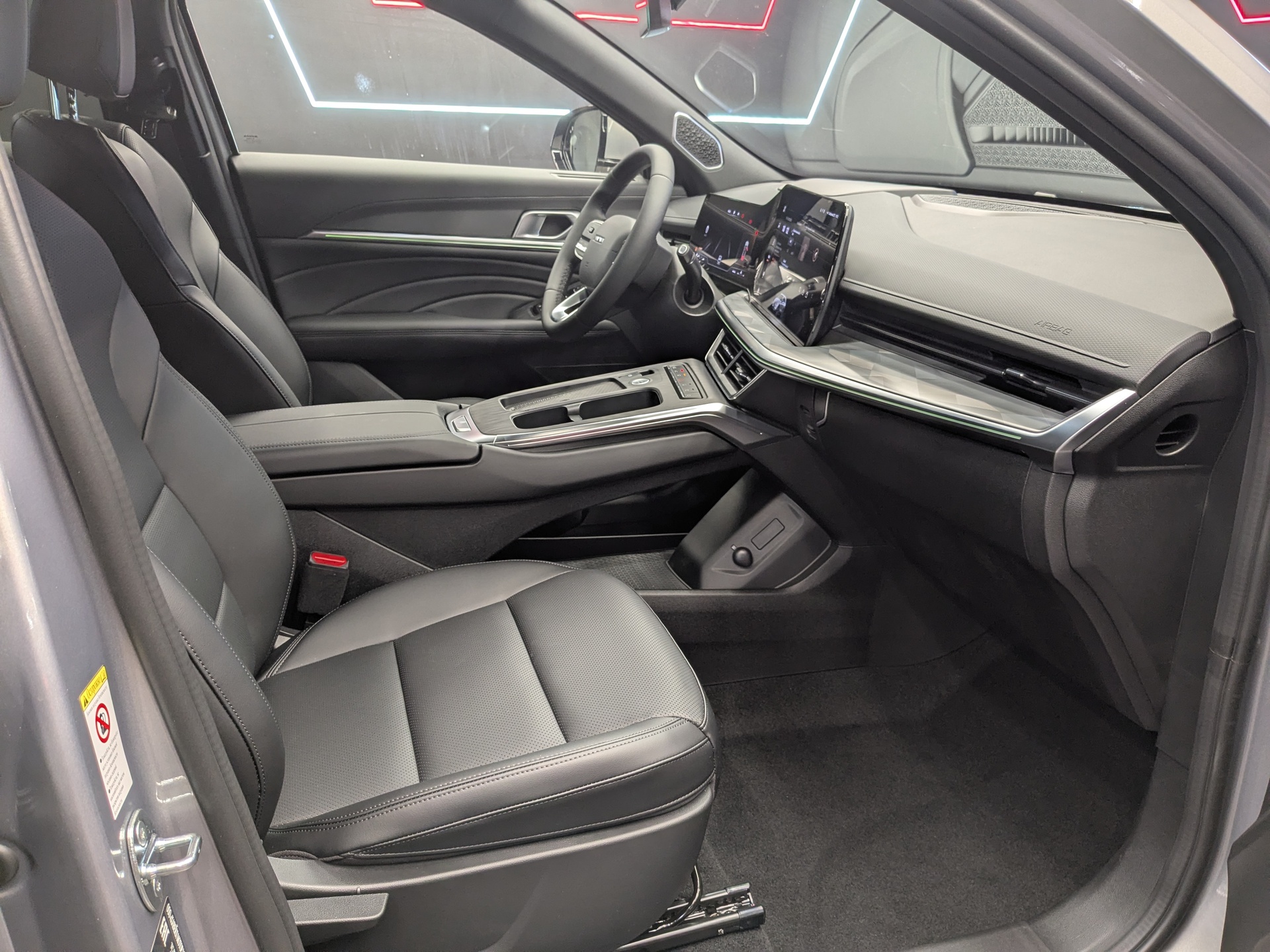 Фото Haval F7 Премиум 1.5T/150 7RT 2WD