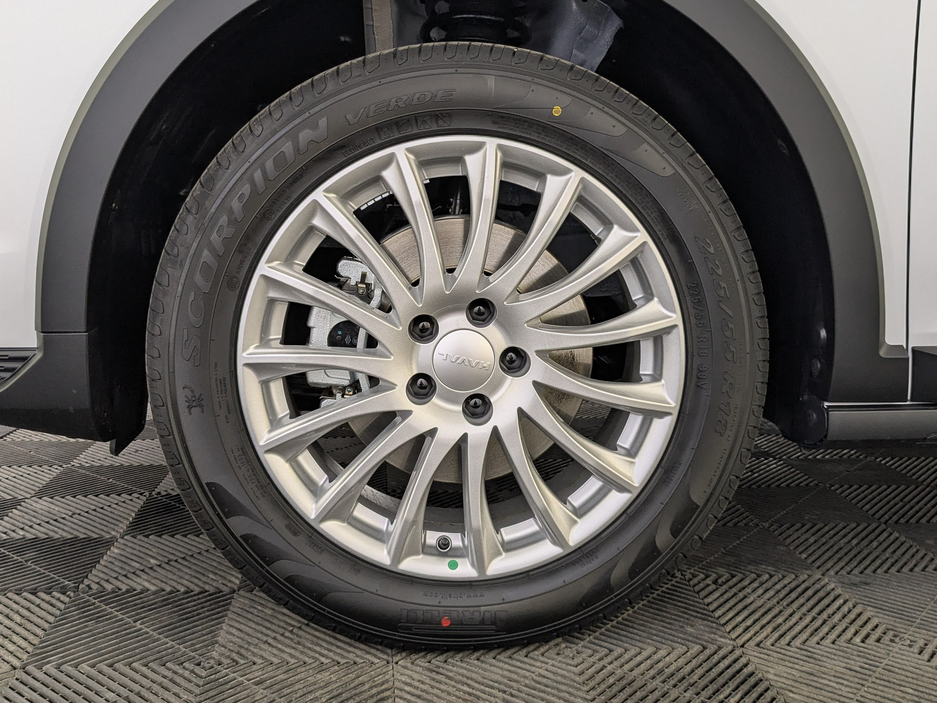 Фото Haval Jolion Премиум 1.5T/150 7RT 4WD
