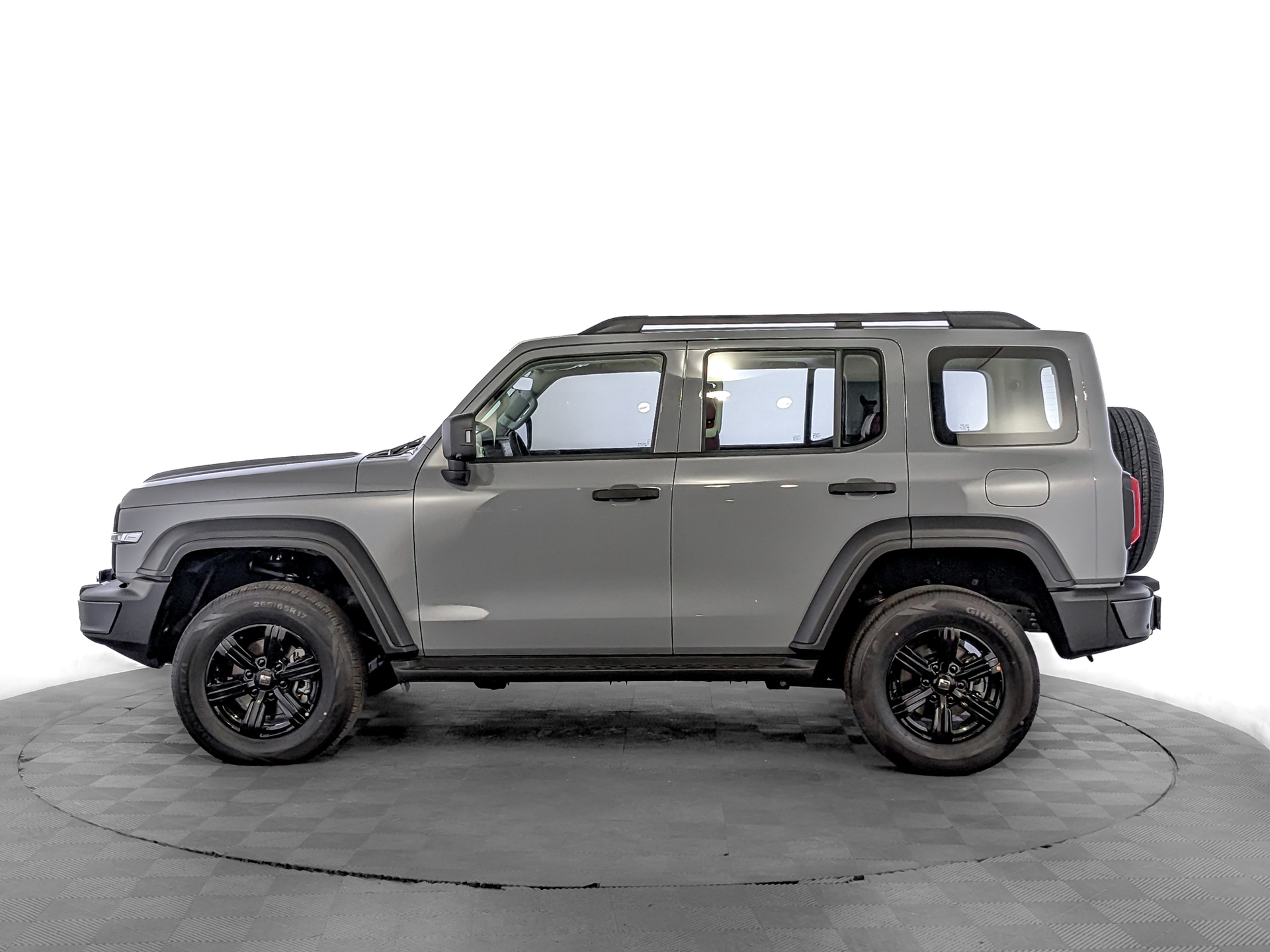 Фото Tank 300 Драйв (Adventure) 2.0T/218 8AT 4WD