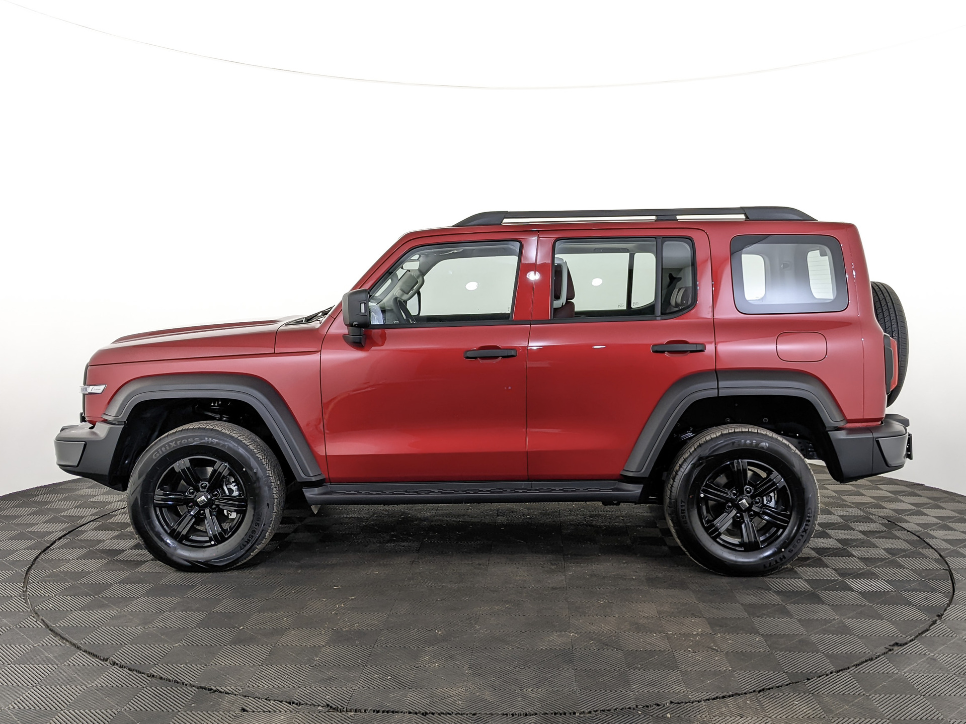 Фото Tank 300 Драйв (Adventure) 2.0T/218 8AT 4WD
