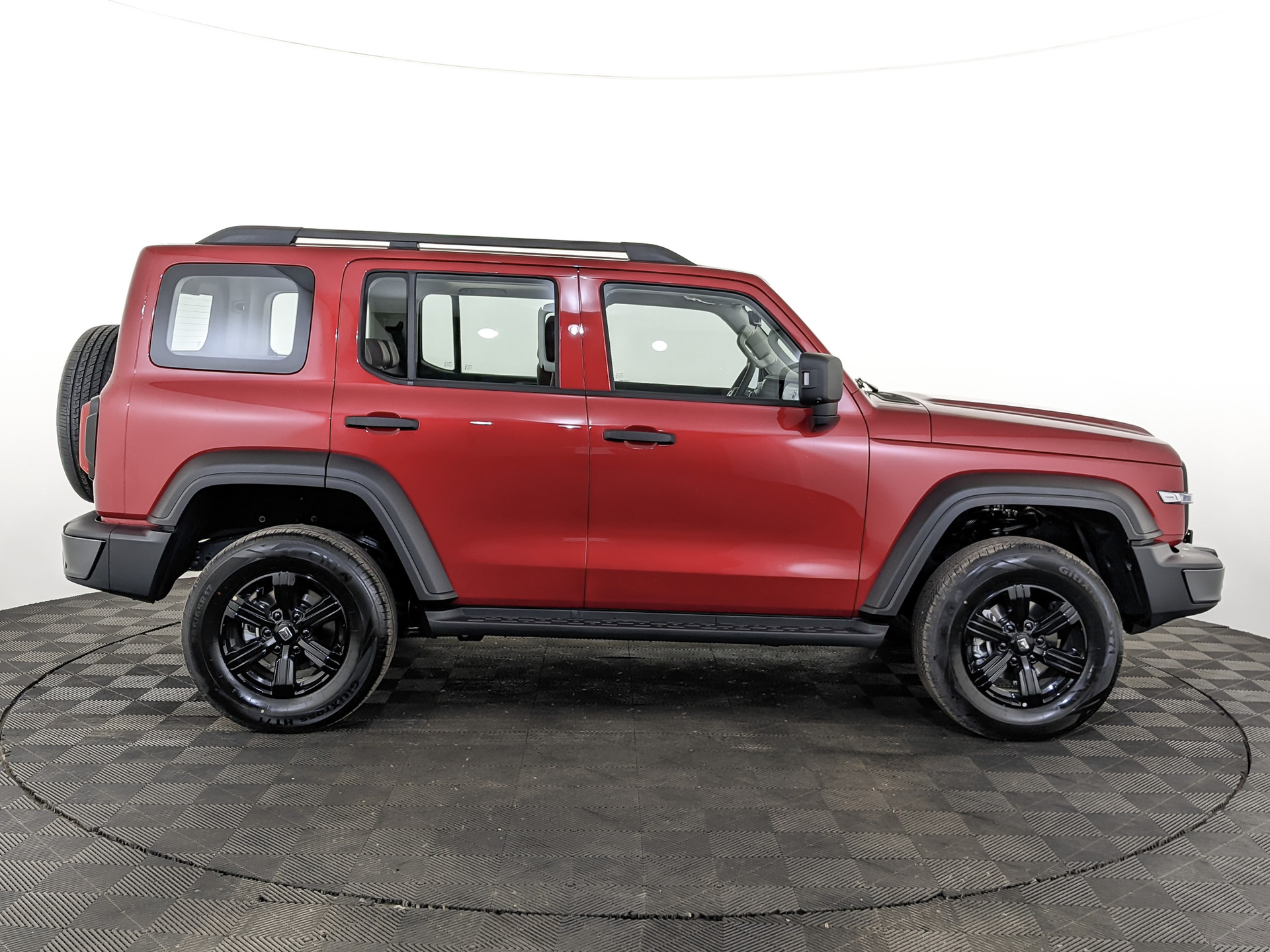 Фото Tank 300 Драйв (Adventure) 2.0T/218 8AT 4WD