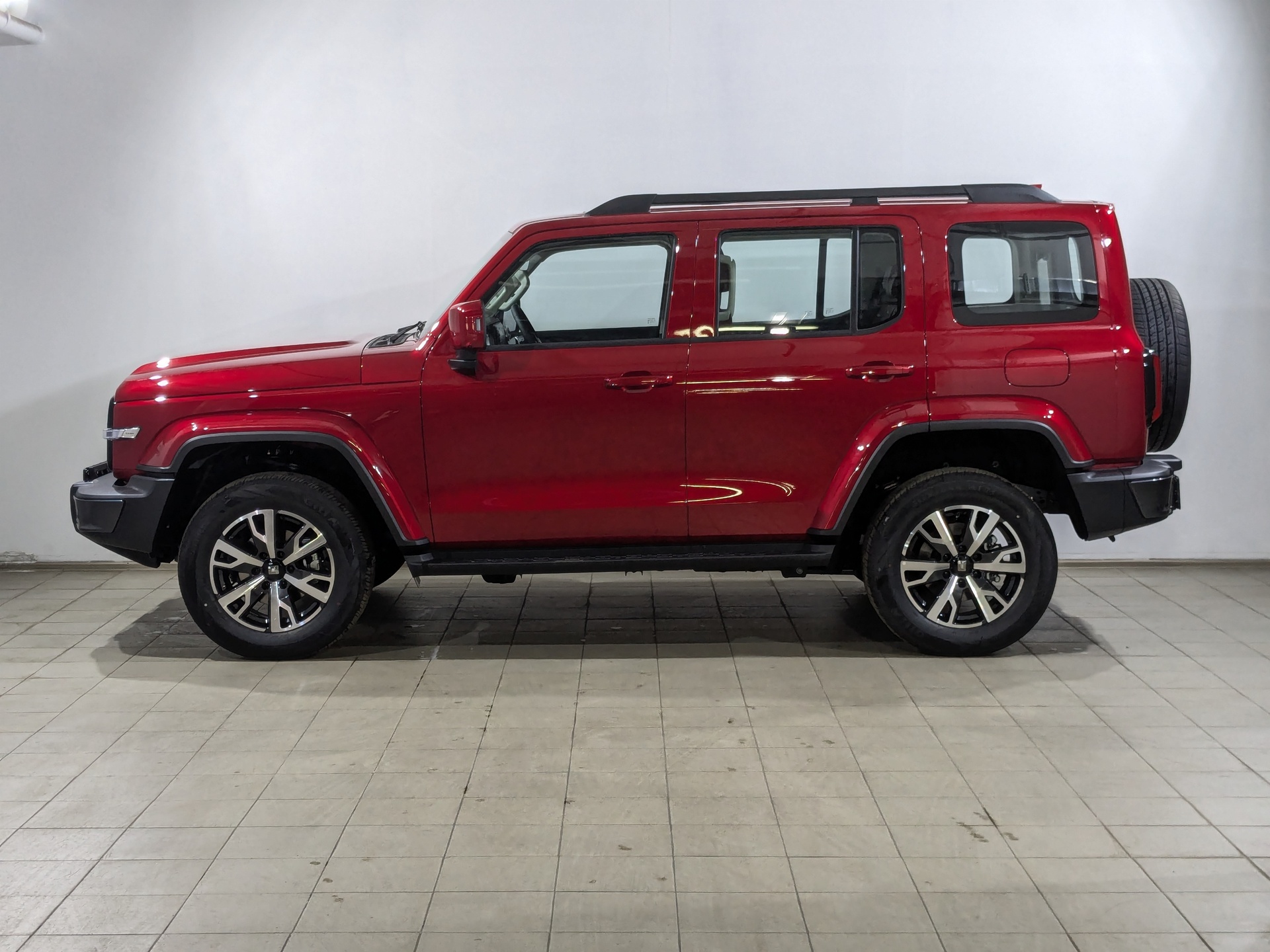Фото Tank 300 Сити Драйв (City Adventure) 2.0T/218 8AT 4WD