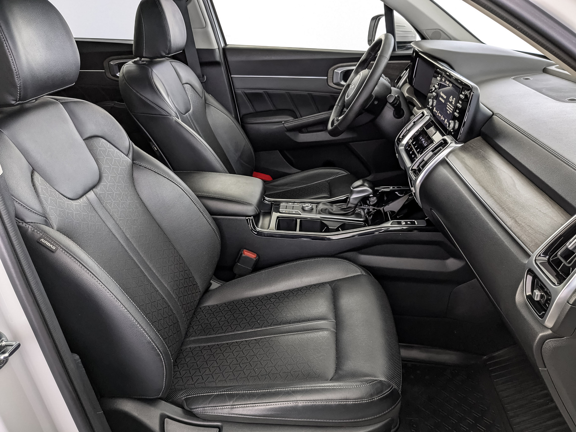 KIA Sorento 2.50 (180 л.с), автомат, 2021, пробег 84 190 км