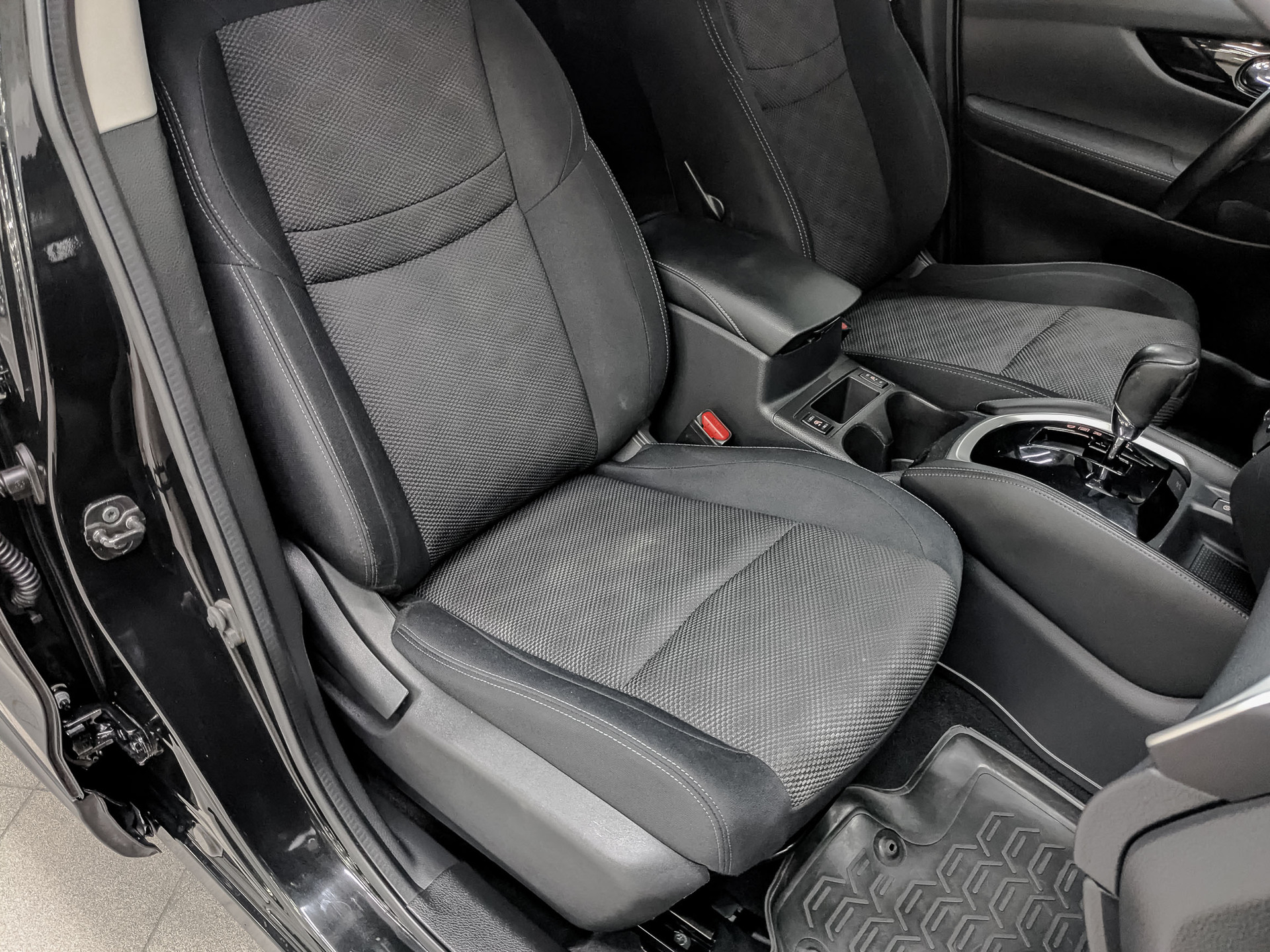 NISSAN Qashqai 2.00 (144 л.с), автомат, 2017, пробег 59 300 км