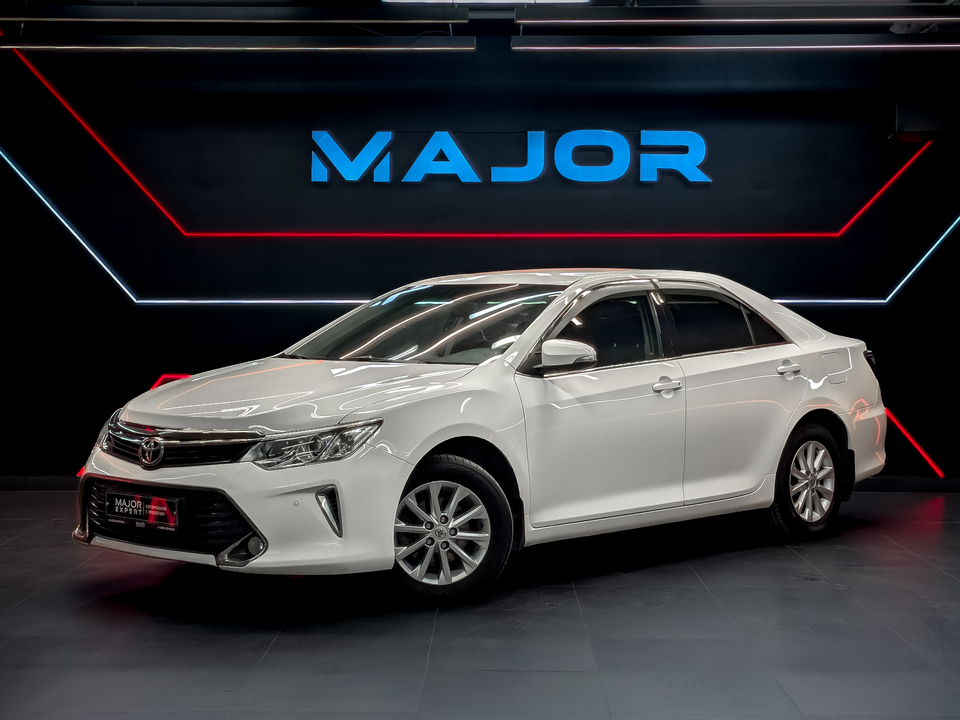 Toyota Camry VII