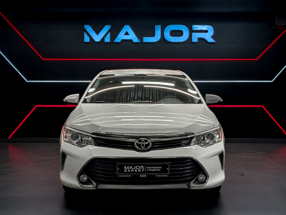 Toyota Camry VII