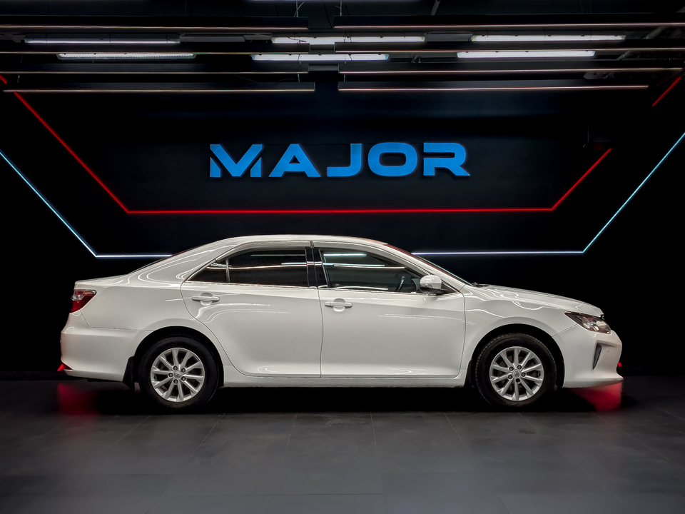 Toyota Camry VII