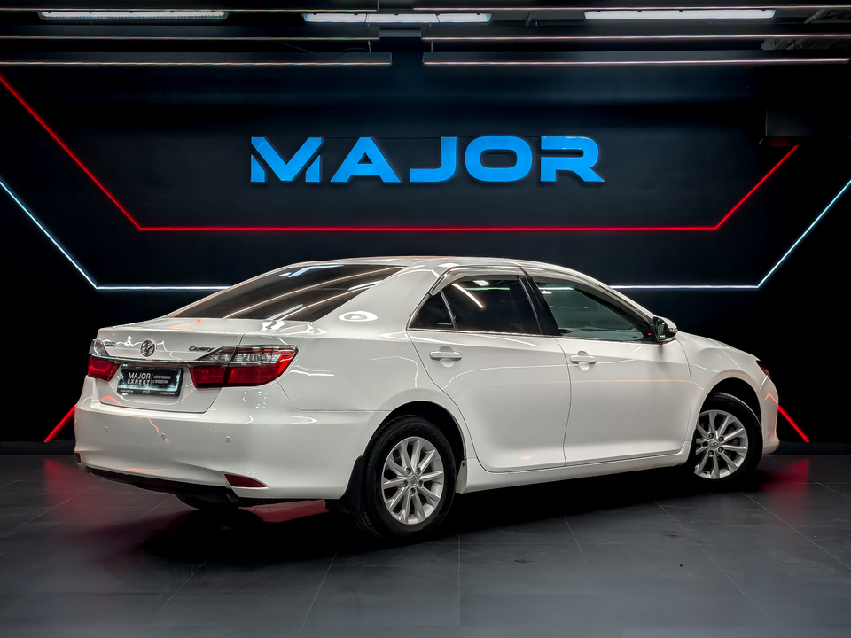 Toyota Camry VII