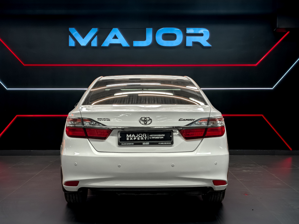 Toyota Camry VII