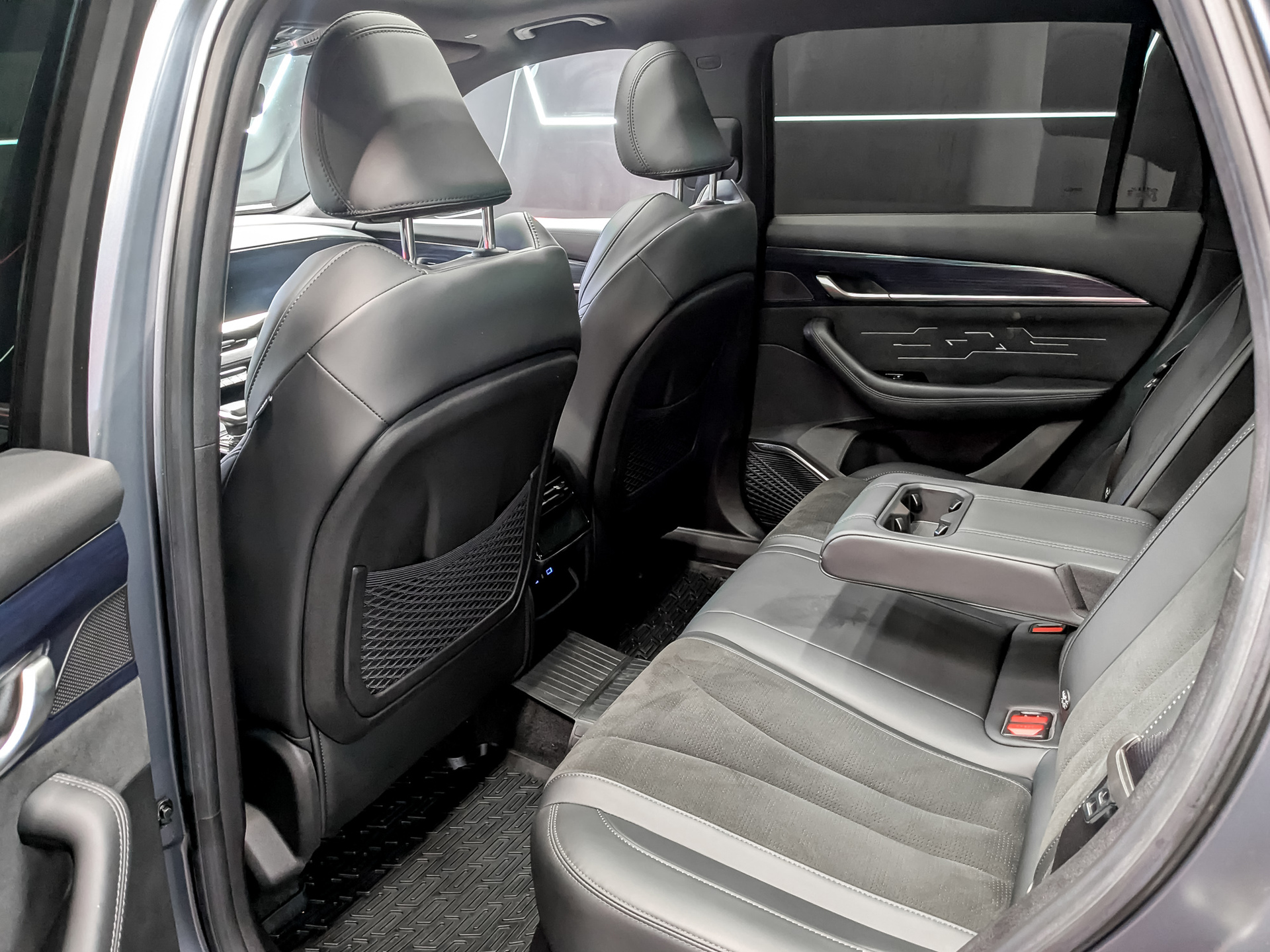 GEELY Monjaro 2.00 (238 л.с), автомат, 2024, пробег 24 803 км