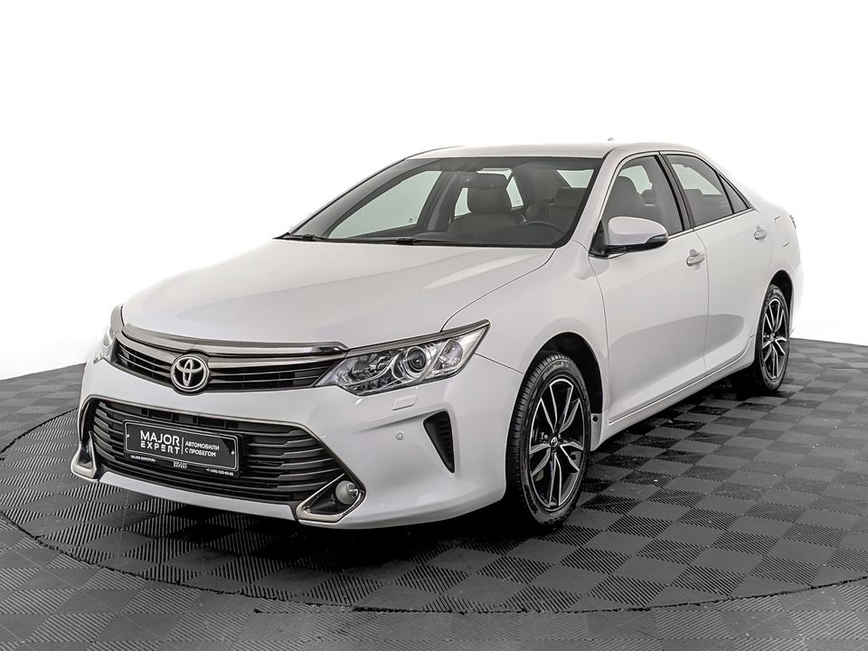 Toyota Camry VII