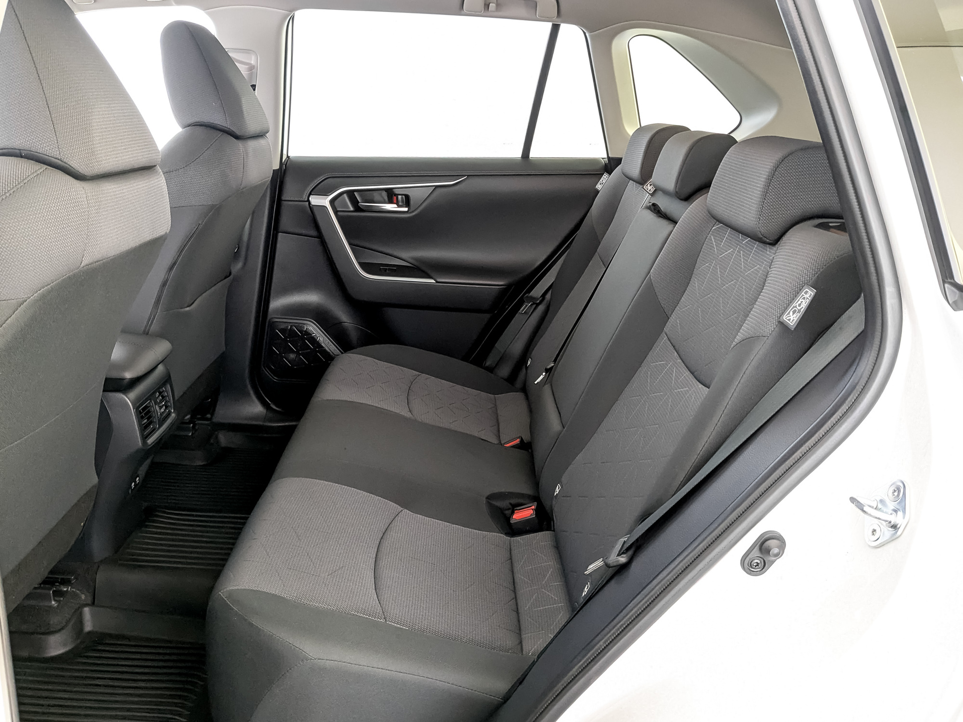 TOYOTA Rav-4 2.00 (149 л.с), автомат, 2021, пробег 149 564 км