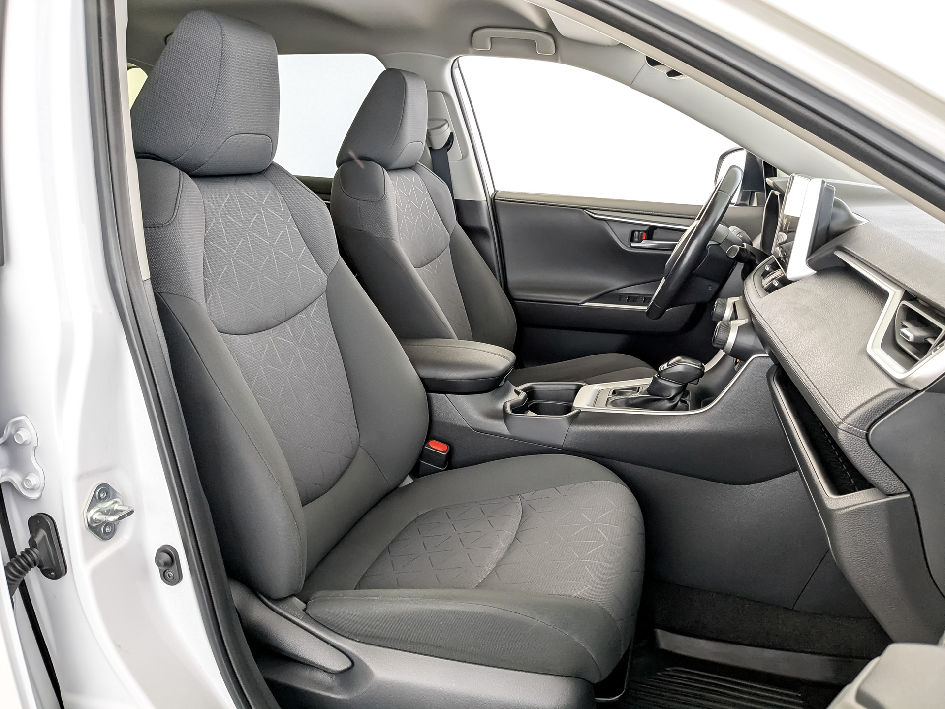 TOYOTA Rav-4 2.00 (149 л.с), автомат, 2021, пробег 149 564 км
