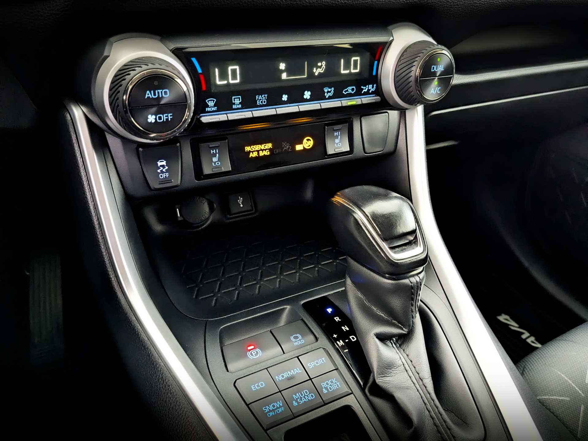 TOYOTA Rav-4 2.00 (149 л.с), автомат, 2021, пробег 149 564 км