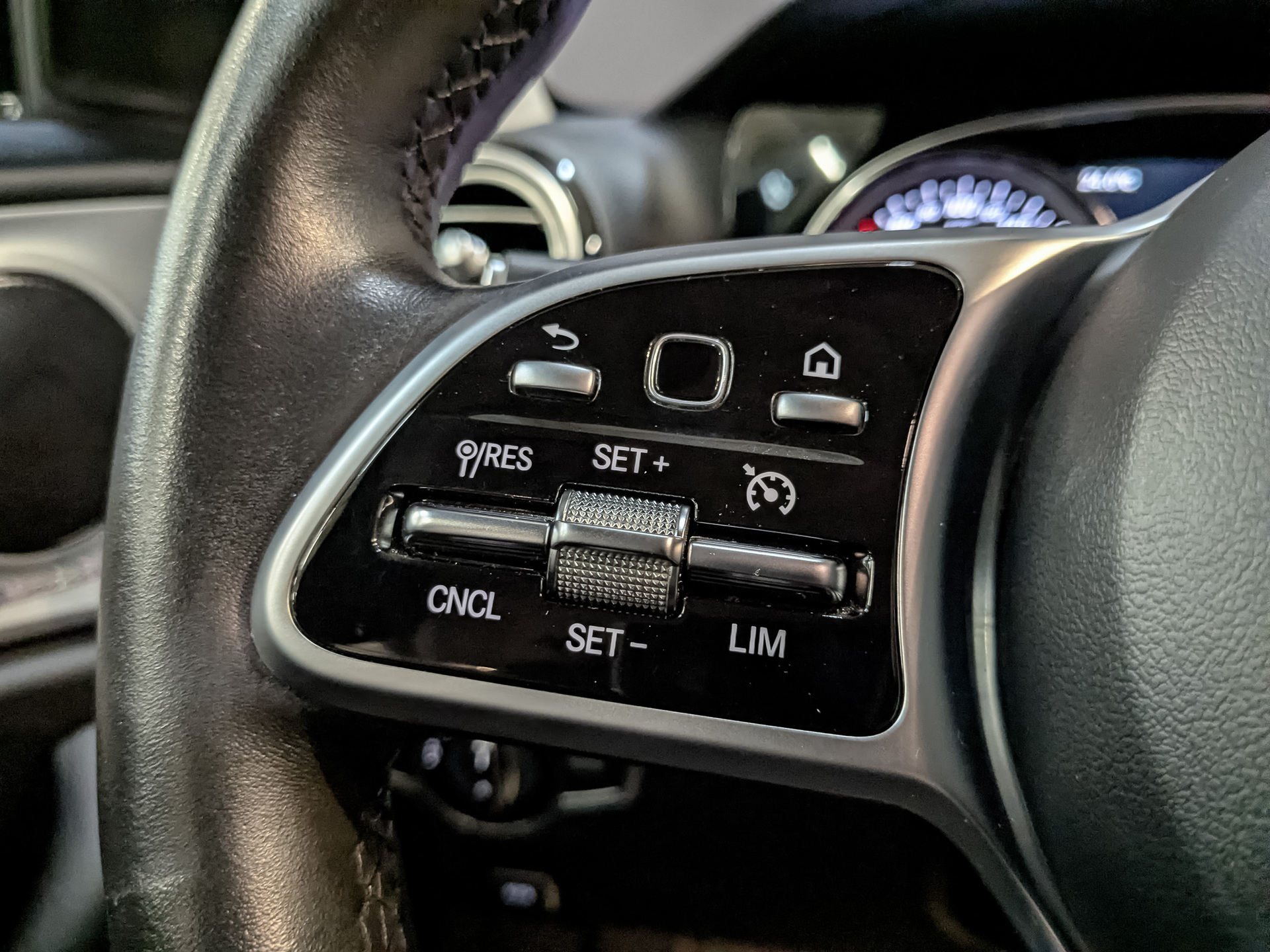 MERCEDES-BENZ E-Класс 1.90 (150 л.с), автомат, 2019, пробег 105 000 км