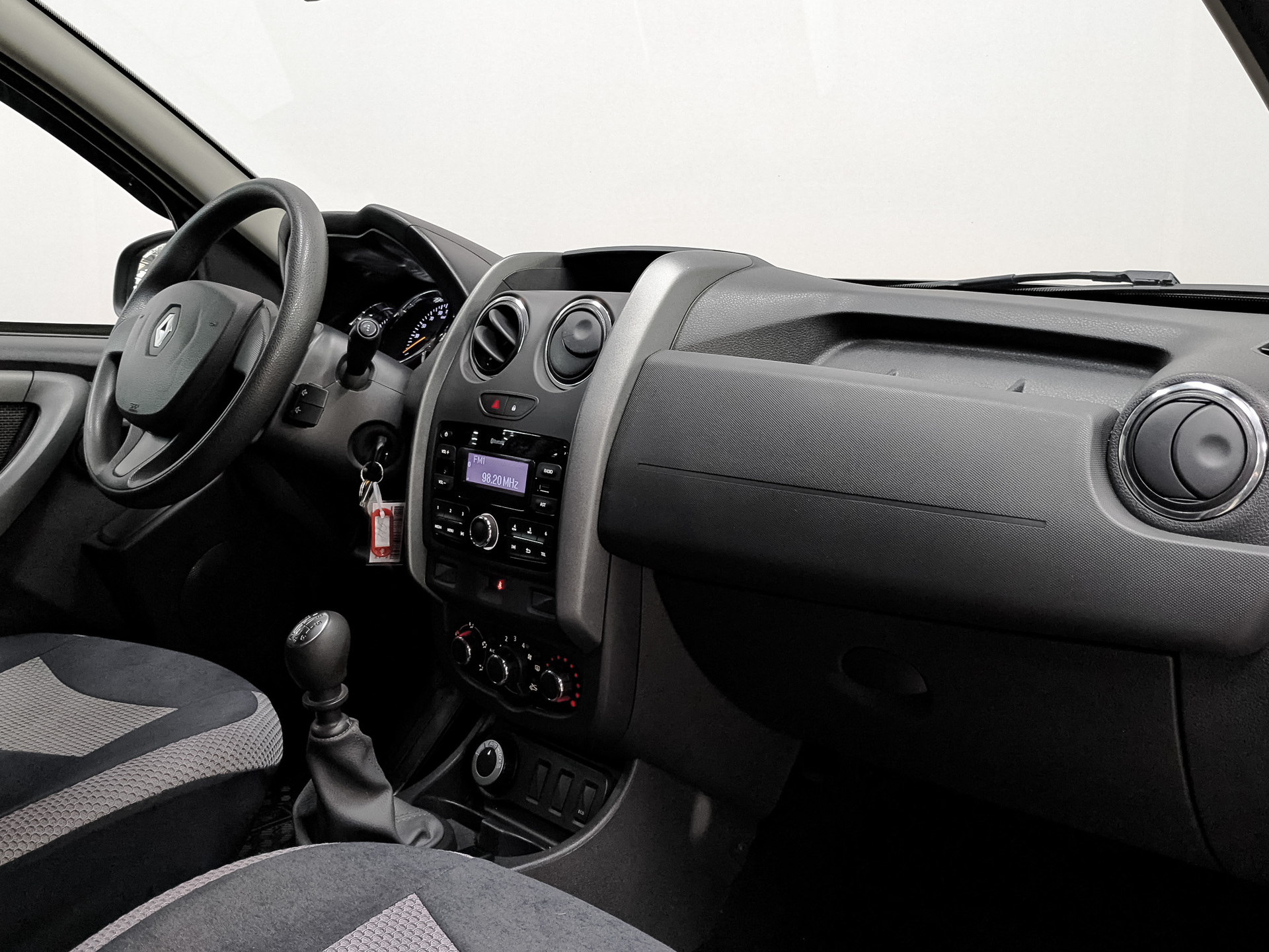 RENAULT Duster 2.00 (143 л.с), механическая, 2018, пробег 61 021 км