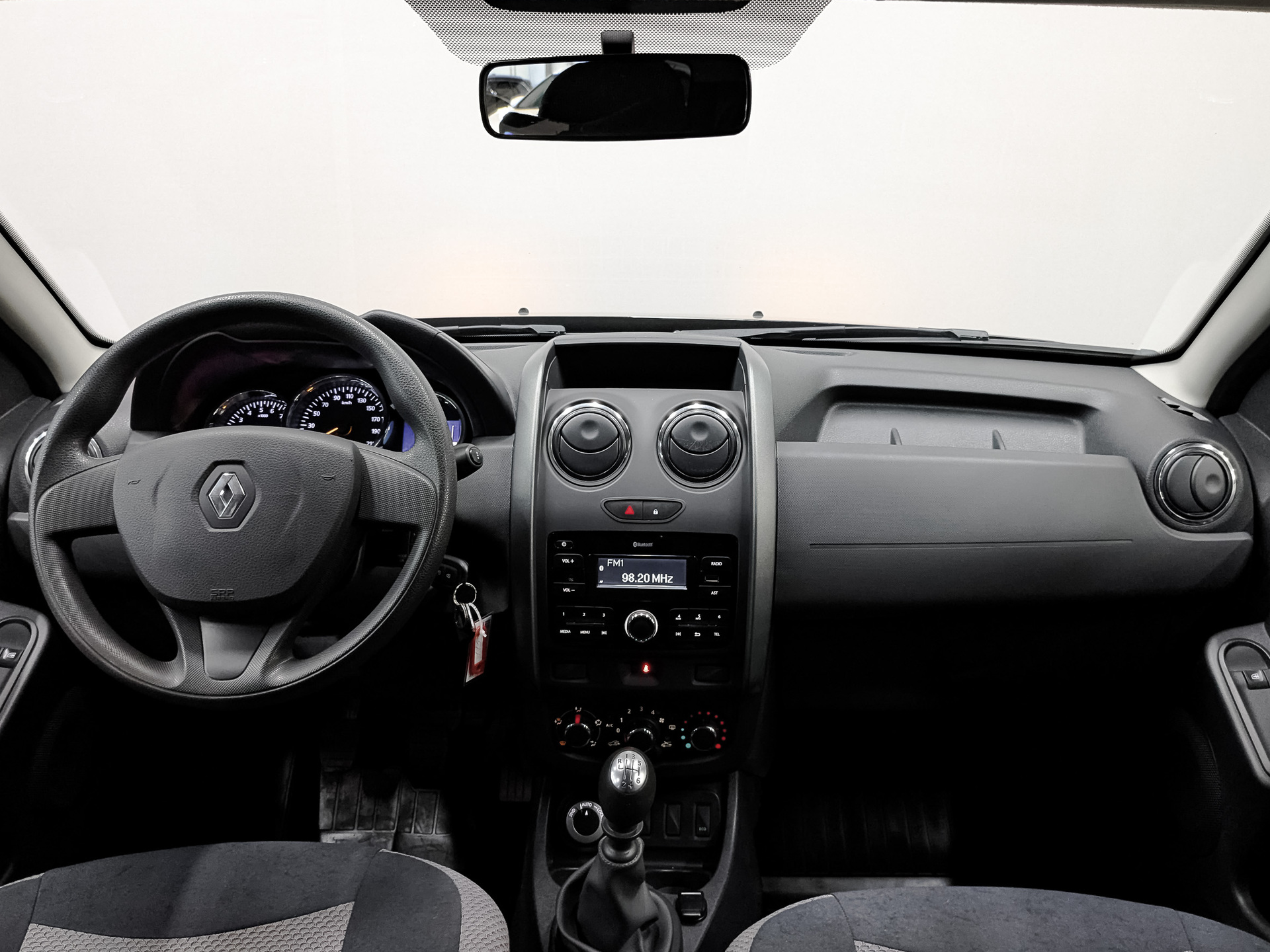 RENAULT Duster 2.00 (143 л.с), механическая, 2018, пробег 61 021 км
