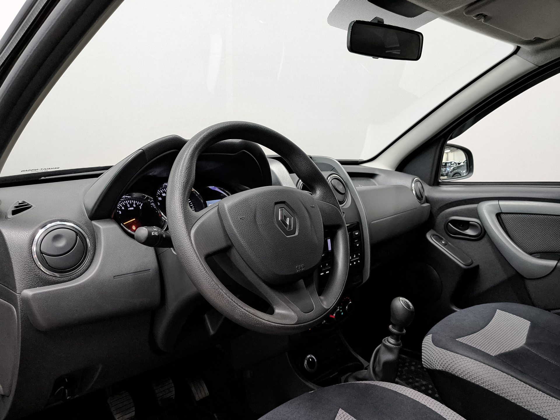 RENAULT Duster 2.00 (143 л.с), механическая, 2018, пробег 61 021 км