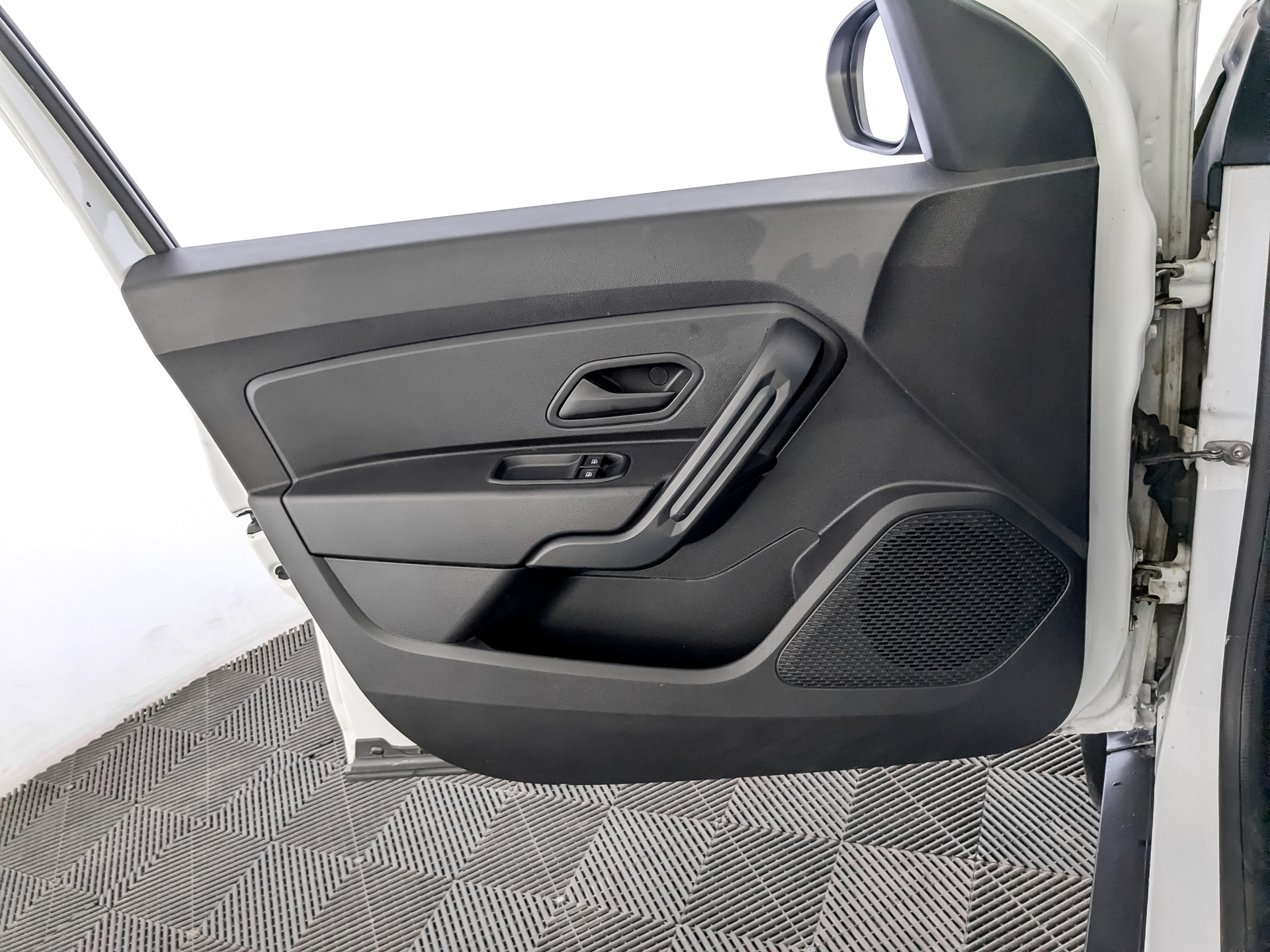 RENAULT Duster 1.60 (114 л.с), механическая, 2021, пробег 74 753 км
