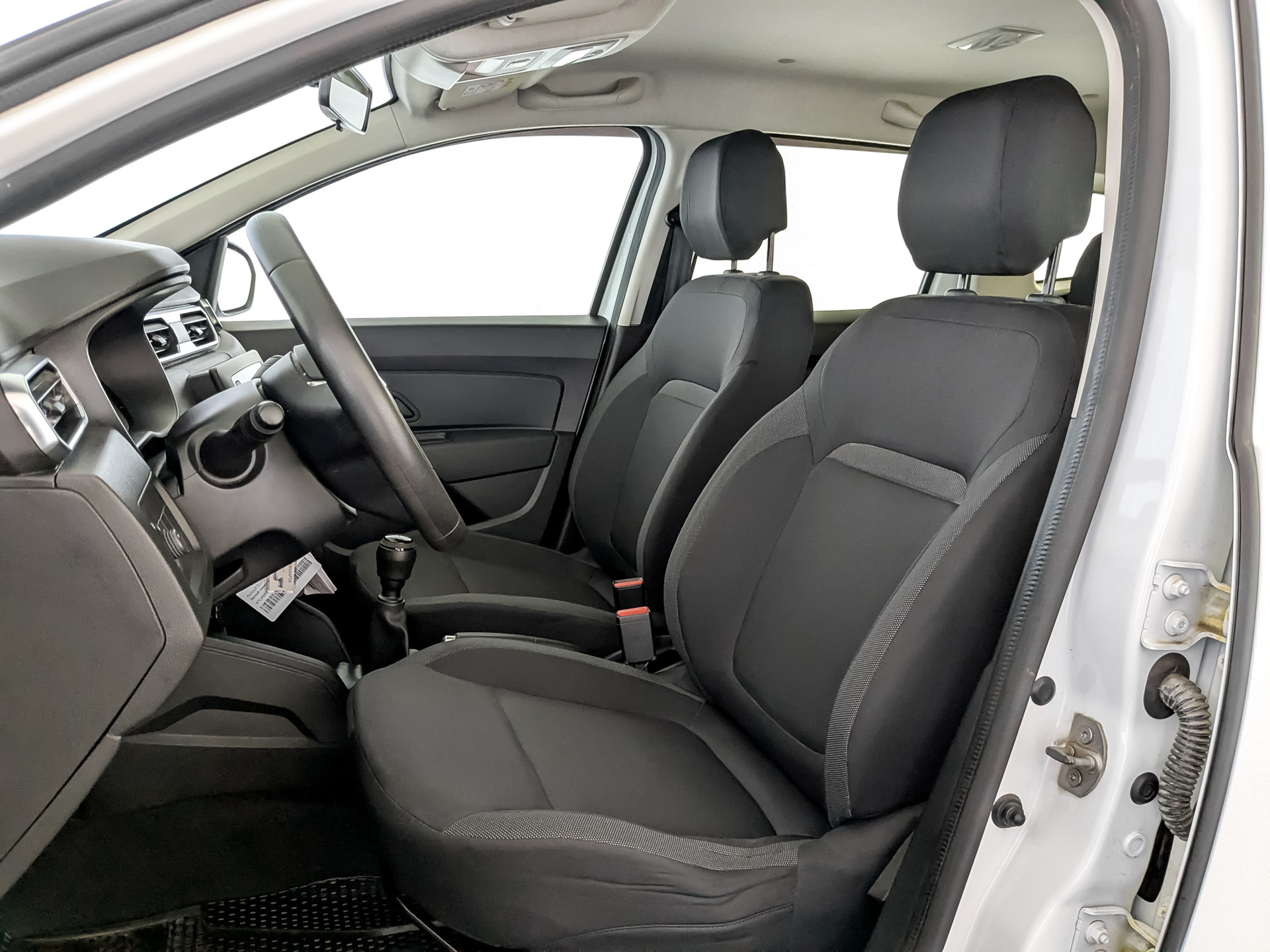 RENAULT Duster 1.60 (114 л.с), механическая, 2021, пробег 74 753 км