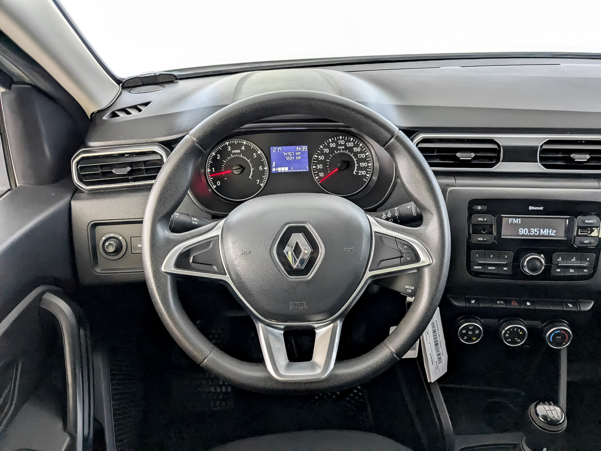 RENAULT Duster 1.60 (114 л.с), механическая, 2021, пробег 74 753 км