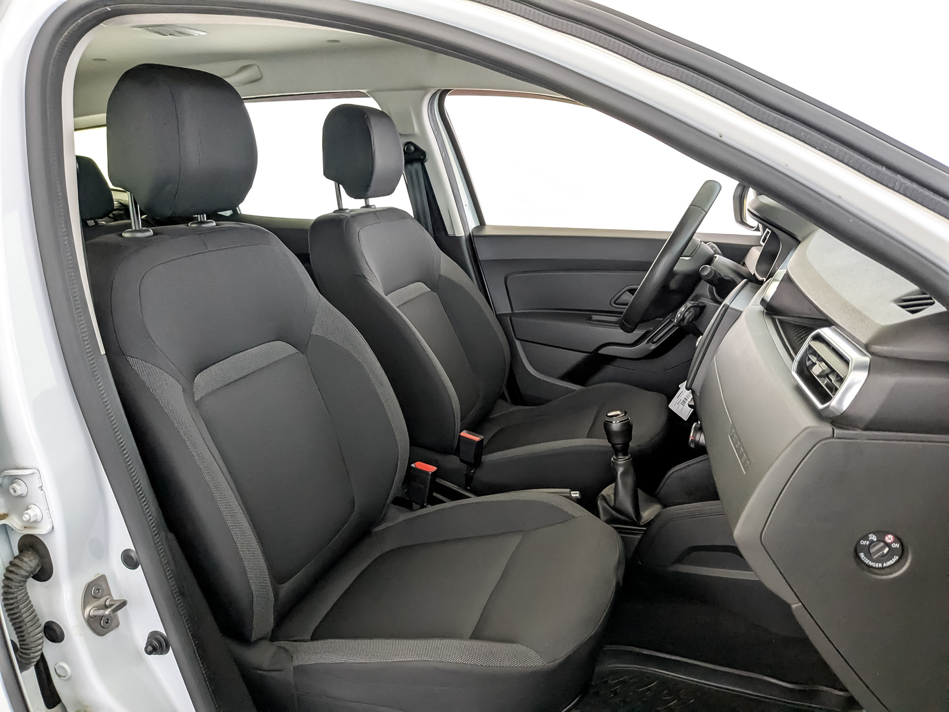 RENAULT Duster 1.60 (114 л.с), механическая, 2021, пробег 74 753 км