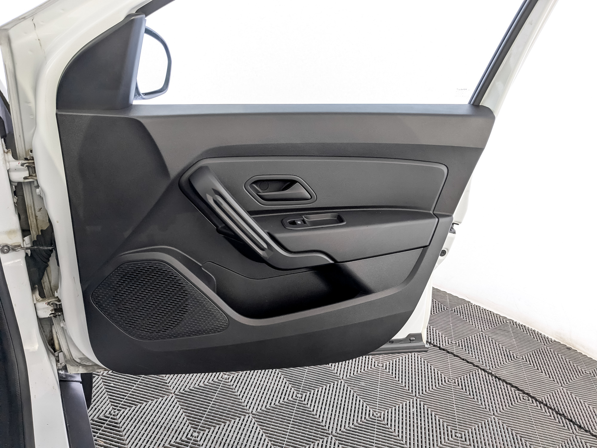 RENAULT Duster 1.60 (114 л.с), механическая, 2021, пробег 74 753 км