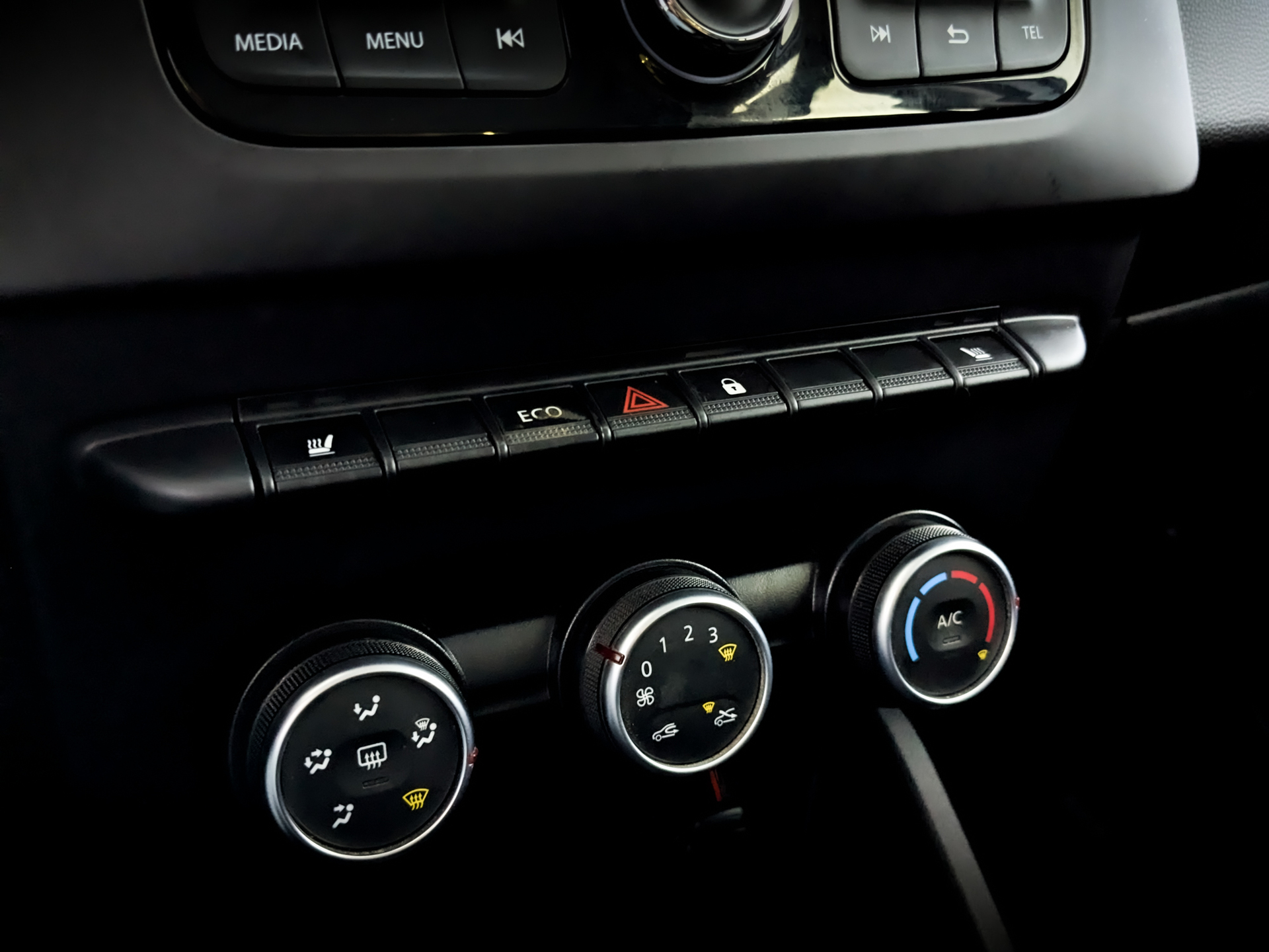 RENAULT Duster 1.60 (114 л.с), механическая, 2021, пробег 74 753 км