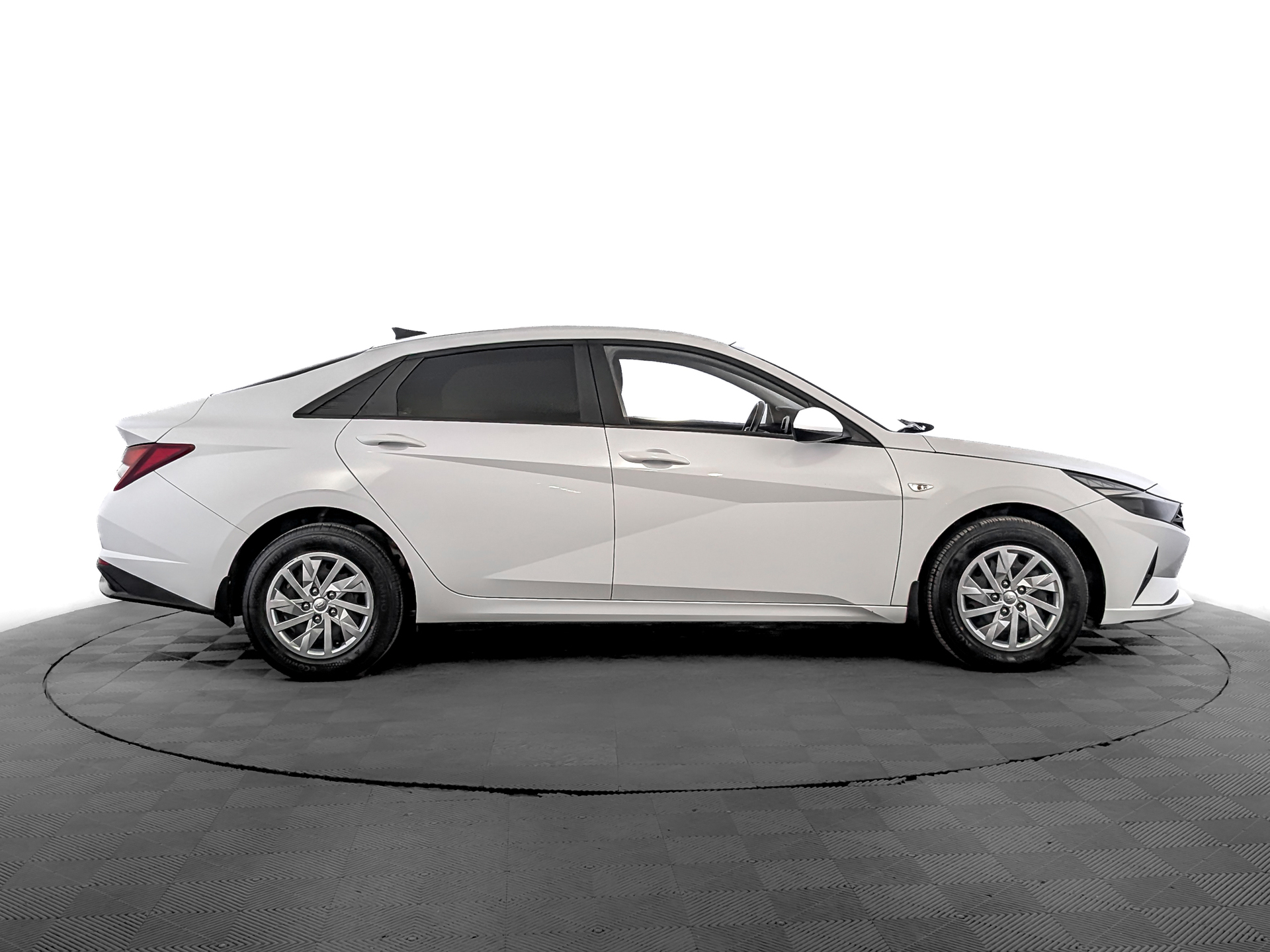 HYUNDAI Elantra 1.60 (128 л.с), автомат, 2022, пробег 61 860 км