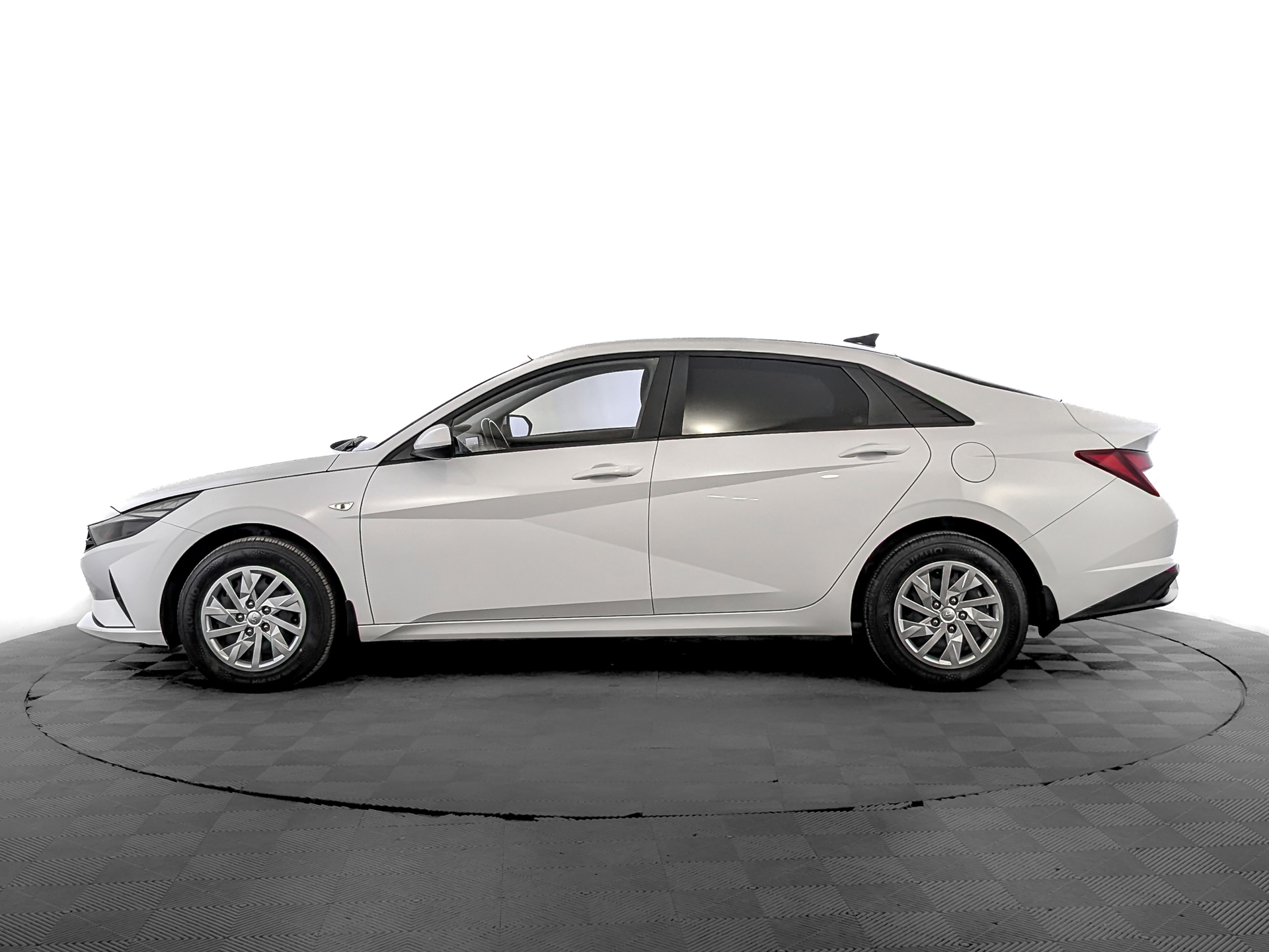 HYUNDAI Elantra 1.60 (128 л.с), автомат, 2022, пробег 61 860 км