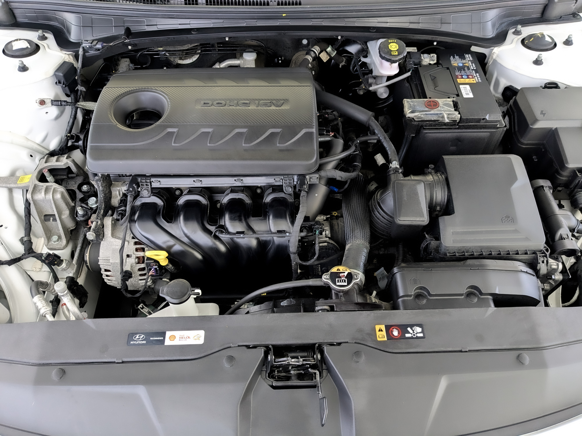 HYUNDAI Elantra 1.60 (128 л.с), автомат, 2022, пробег 61 860 км