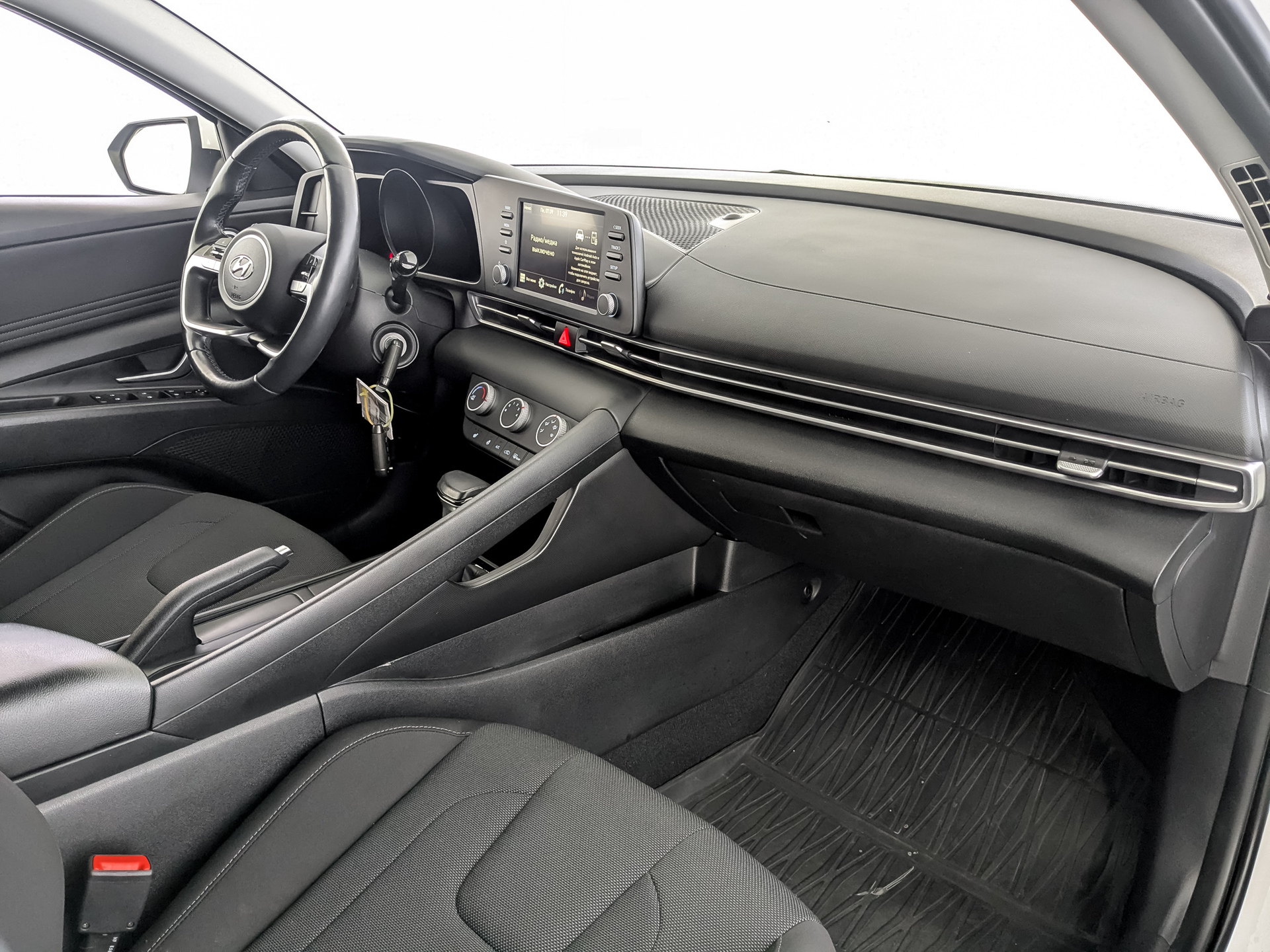 HYUNDAI Elantra 1.60 (128 л.с), автомат, 2022, пробег 61 860 км