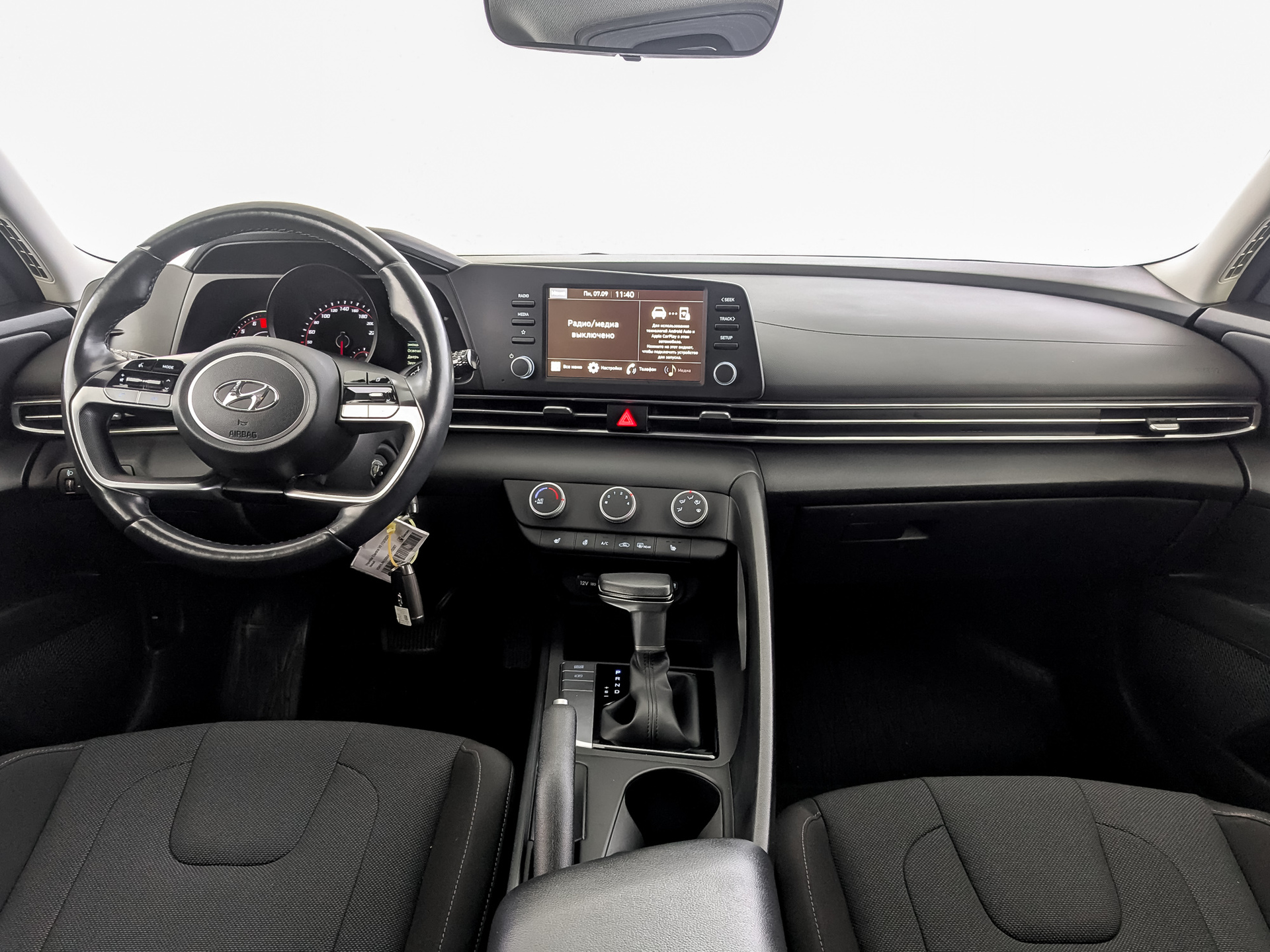 HYUNDAI Elantra 1.60 (128 л.с), автомат, 2022, пробег 61 860 км