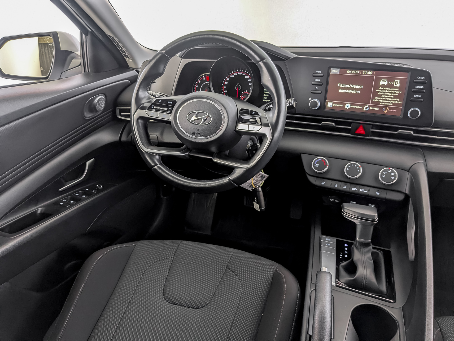 HYUNDAI Elantra 1.60 (128 л.с), автомат, 2022, пробег 61 860 км
