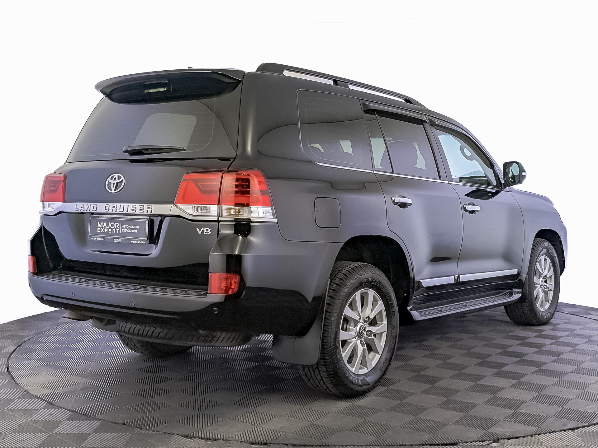 TOYOTA Land Cruiser 200 4.60 (309 л.с), автомат, 2020, пробег 131 306 км
