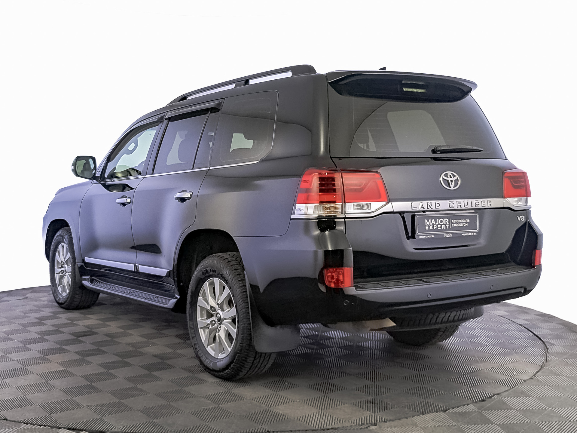 TOYOTA Land Cruiser 200 4.60 (309 л.с), автомат, 2020, пробег 131 306 км