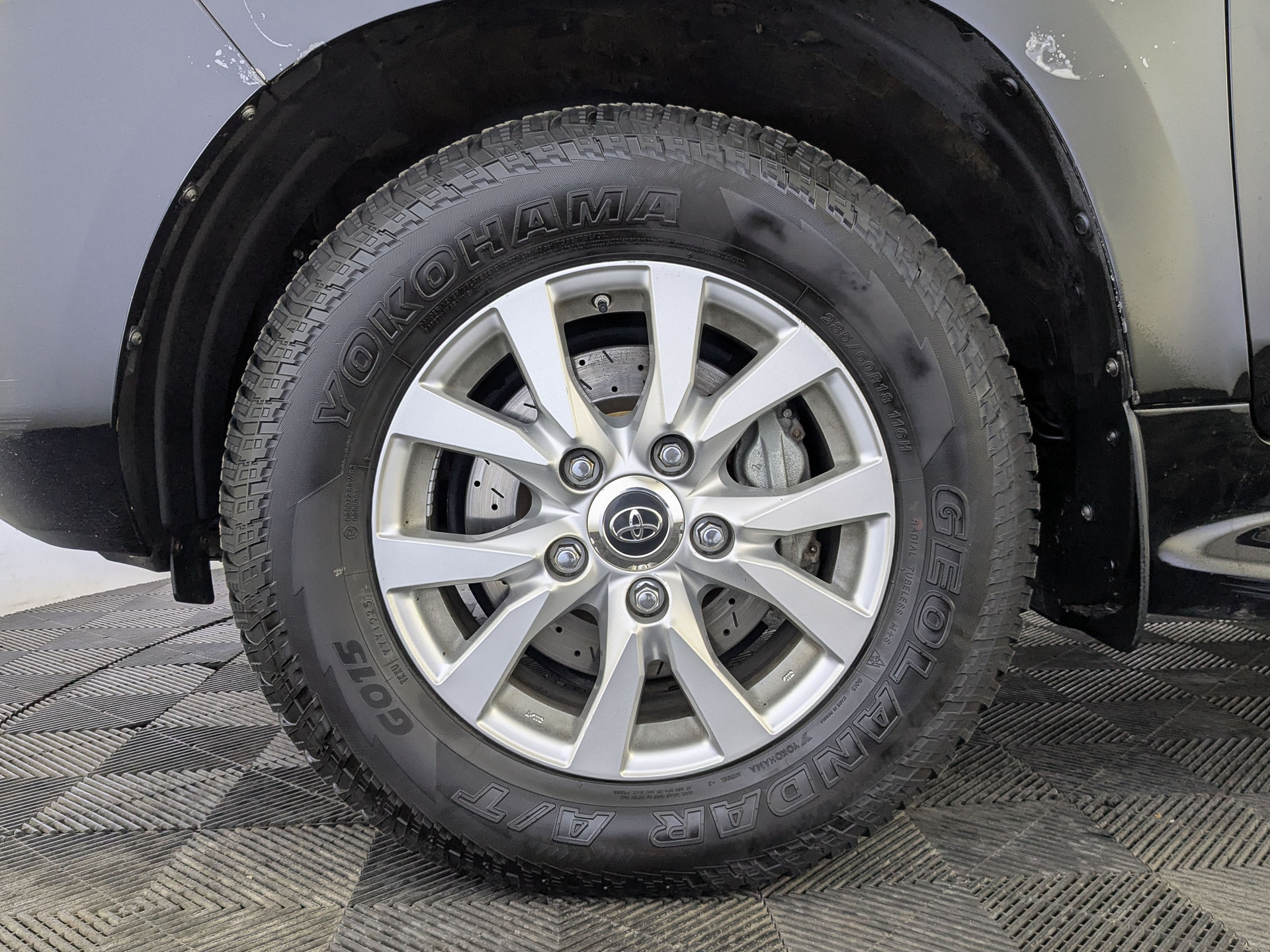 TOYOTA Land Cruiser 200 4.60 (309 л.с), автомат, 2020, пробег 131 306 км